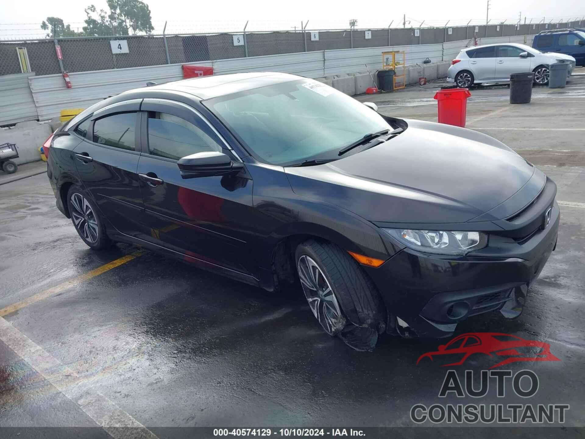 HONDA CIVIC 2018 - JHMFC1F3XJX010972