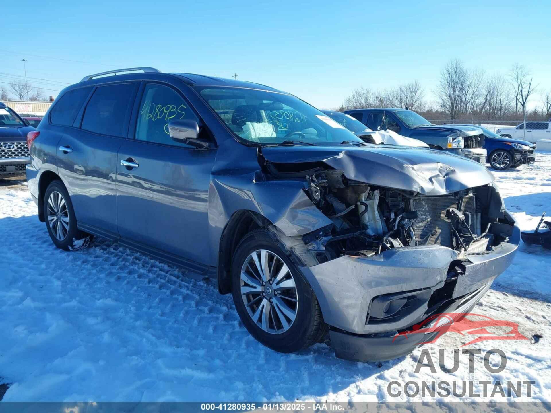 NISSAN PATHFINDER 2017 - 5N1DR2MN8HC621260