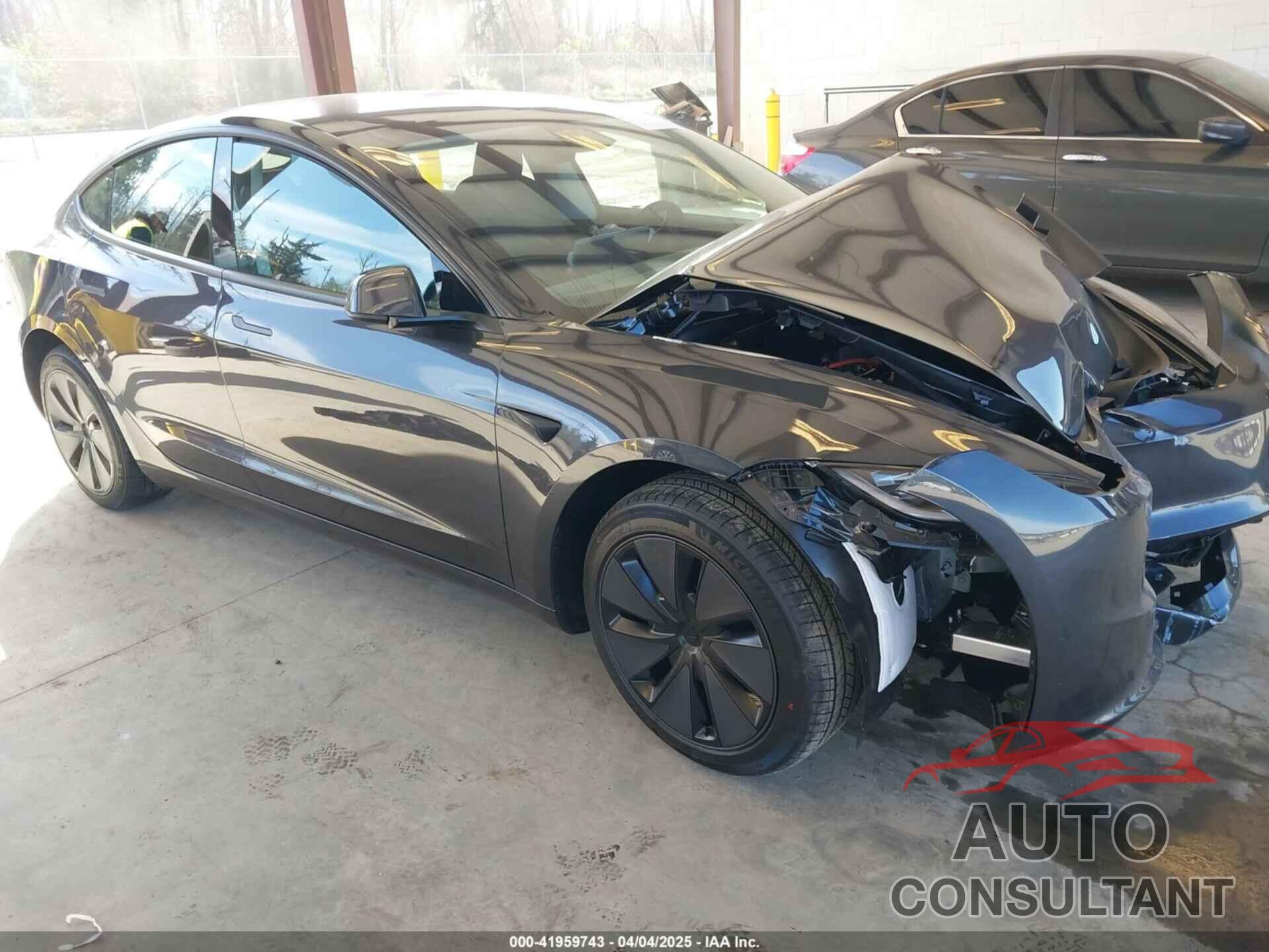 TESLA MODEL 3 2025 - 5YJ3E1EA4SF987552
