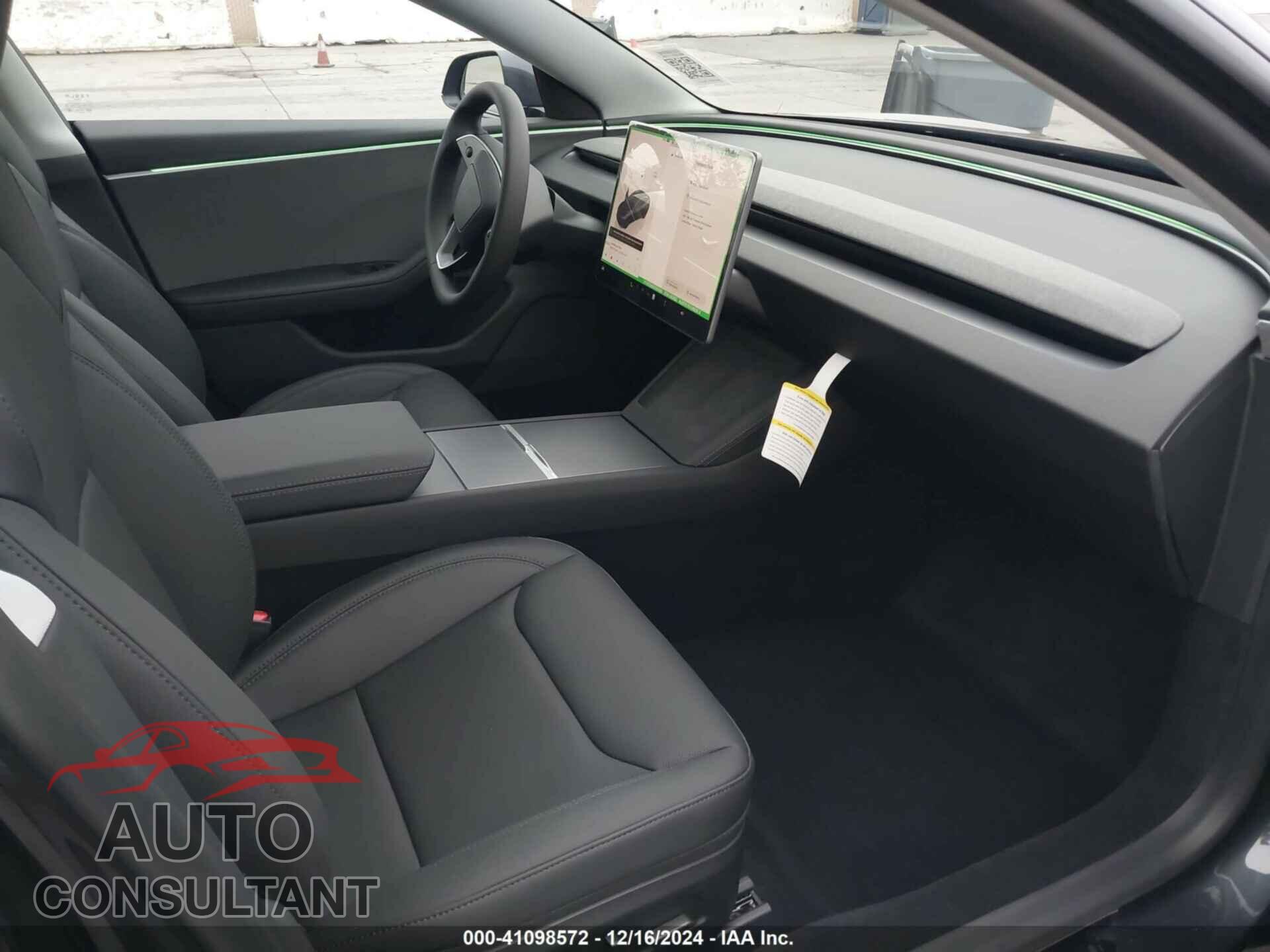 TESLA MODEL 3 2025 - 5YJ3E1EA8SF901465
