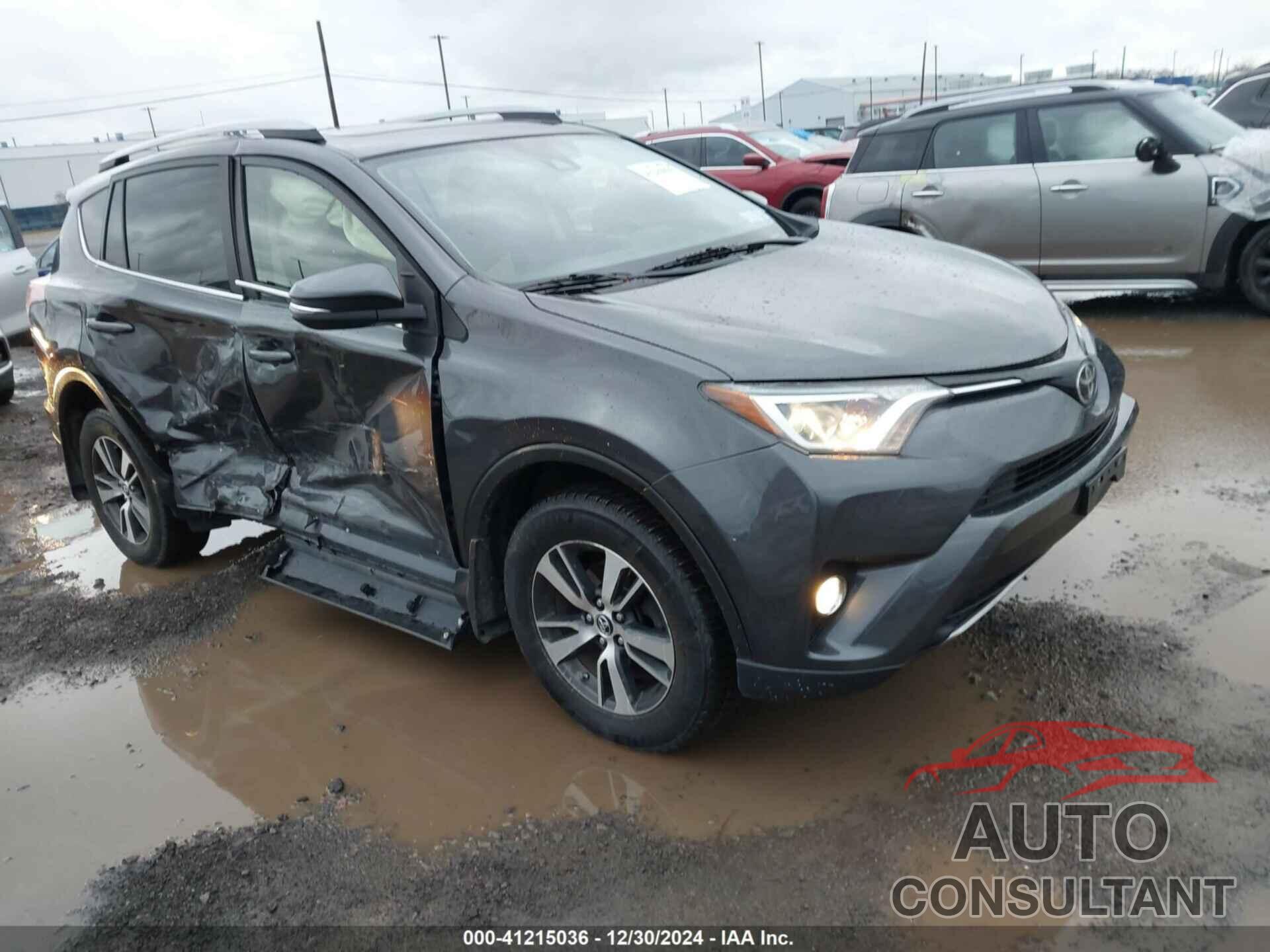 TOYOTA RAV4 2017 - JTMRFREV9HJ123896