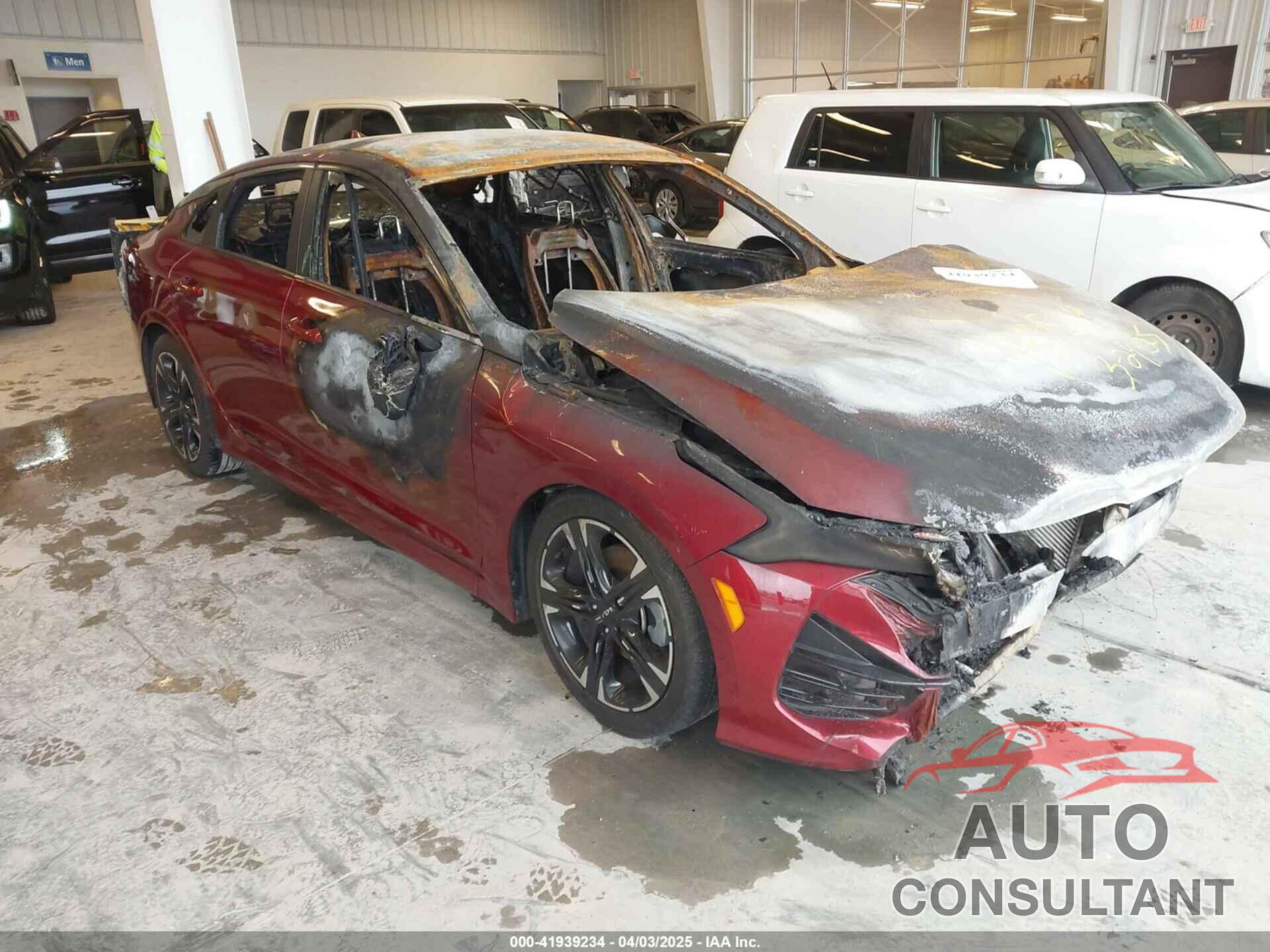 KIA K5 2023 - 5XXG64J28PG203330