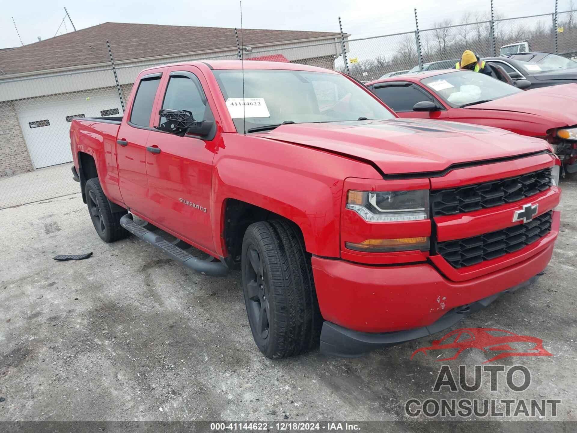 CHEVROLET SILVERADO 1500 2018 - 1GCVKPEC0JZ197034