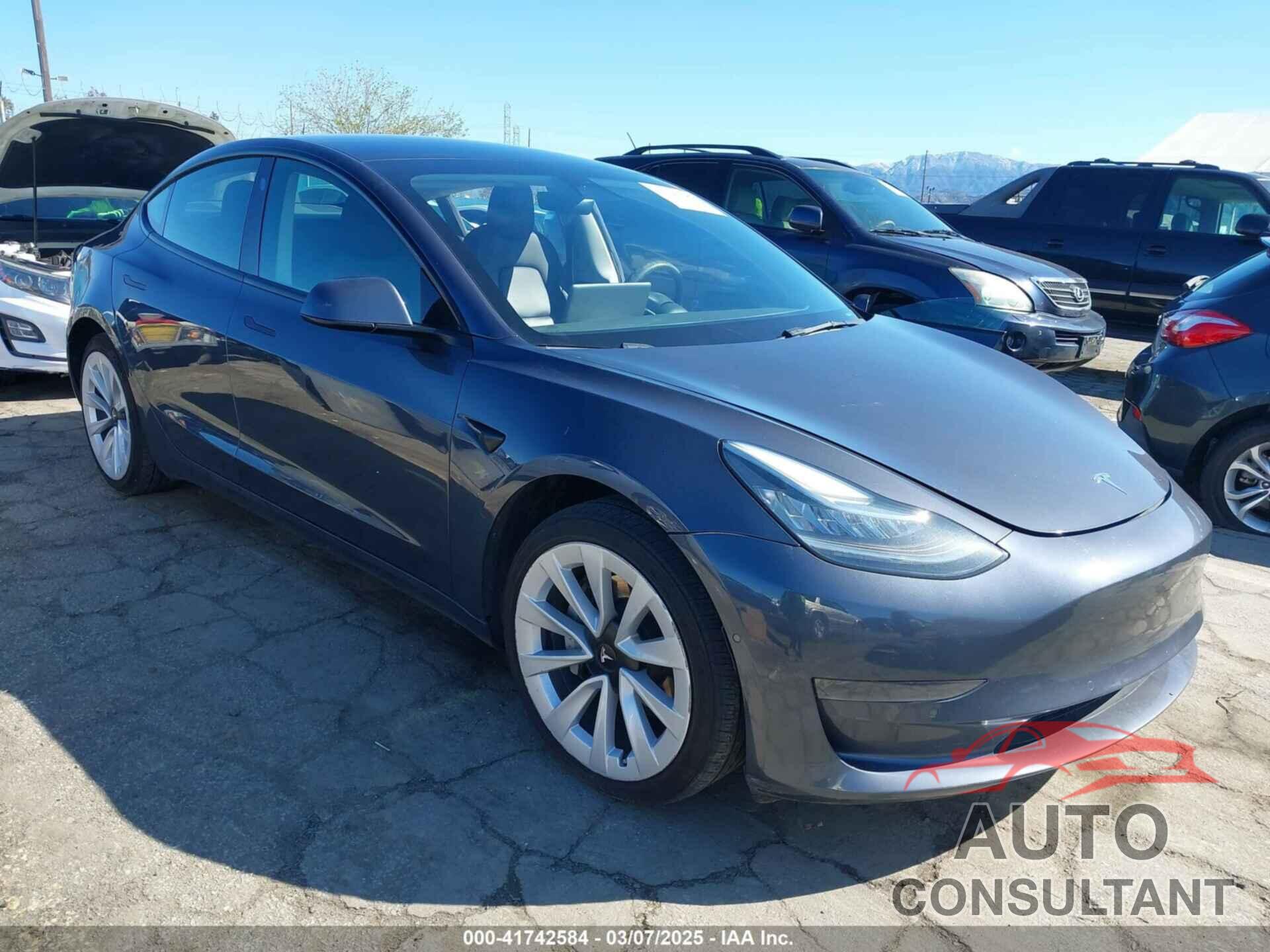 TESLA MODEL 3 2022 - 5YJ3E1EA8NF241691