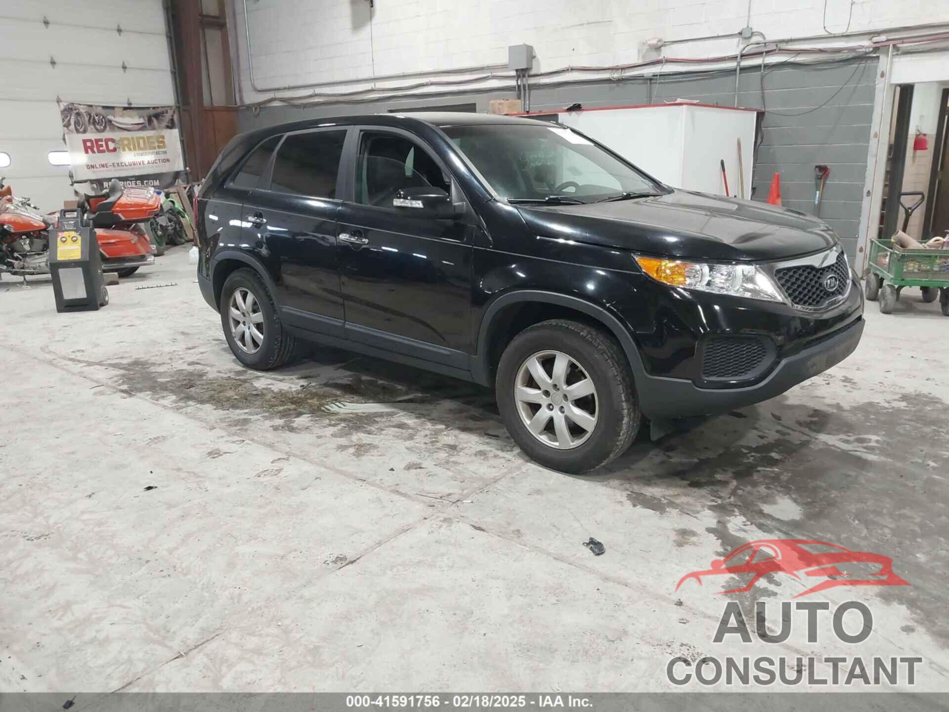 KIA SORENTO 2011 - 5XYKT3A16BG110833
