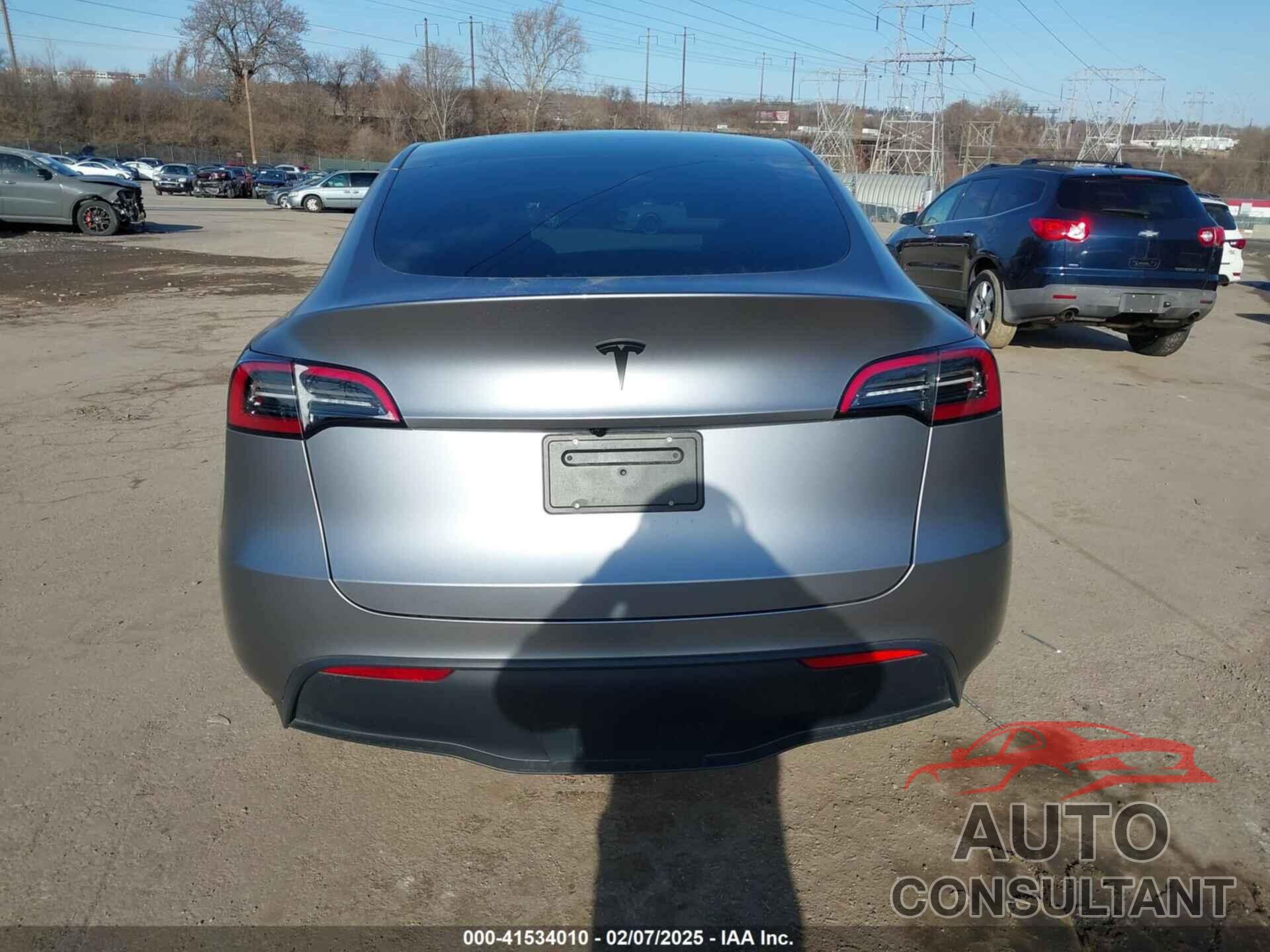 TESLA MODEL Y 2024 - 7SAYGDEE2RA311261