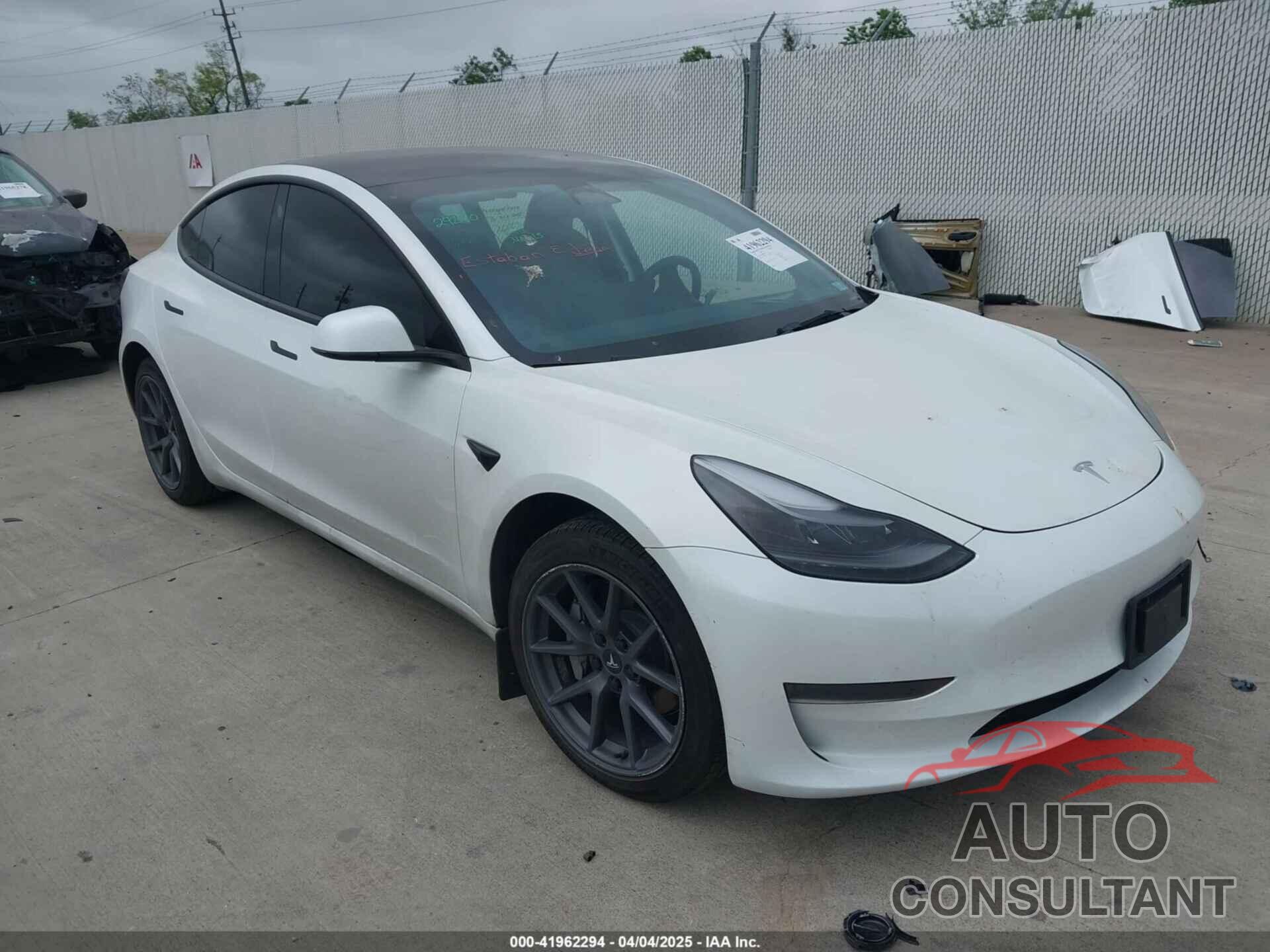 TESLA MODEL 3 2023 - 5YJ3E1EA5PF556645