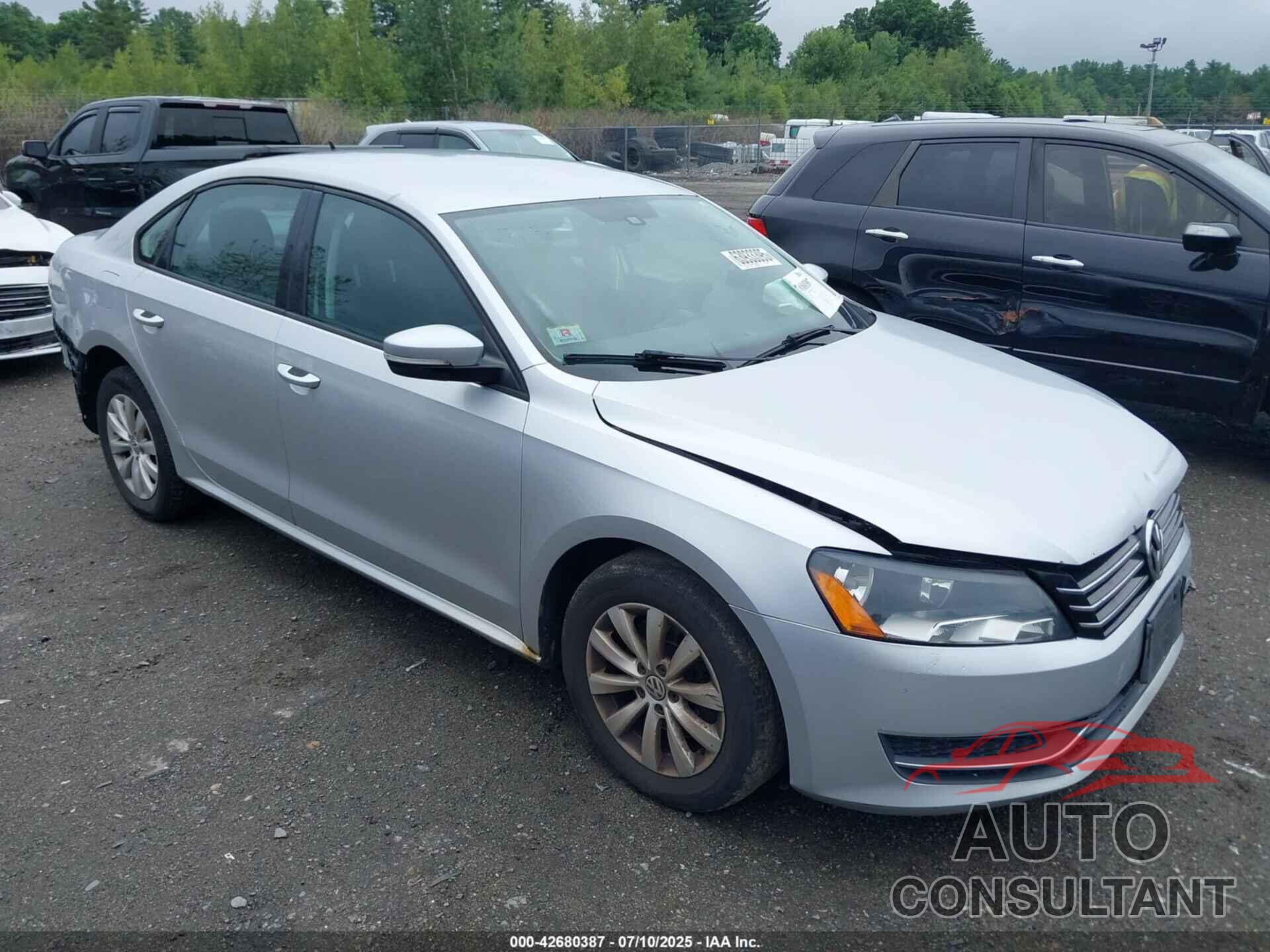 VOLKSWAGEN PASSAT 2013 - 1VWAP7A38DC080506