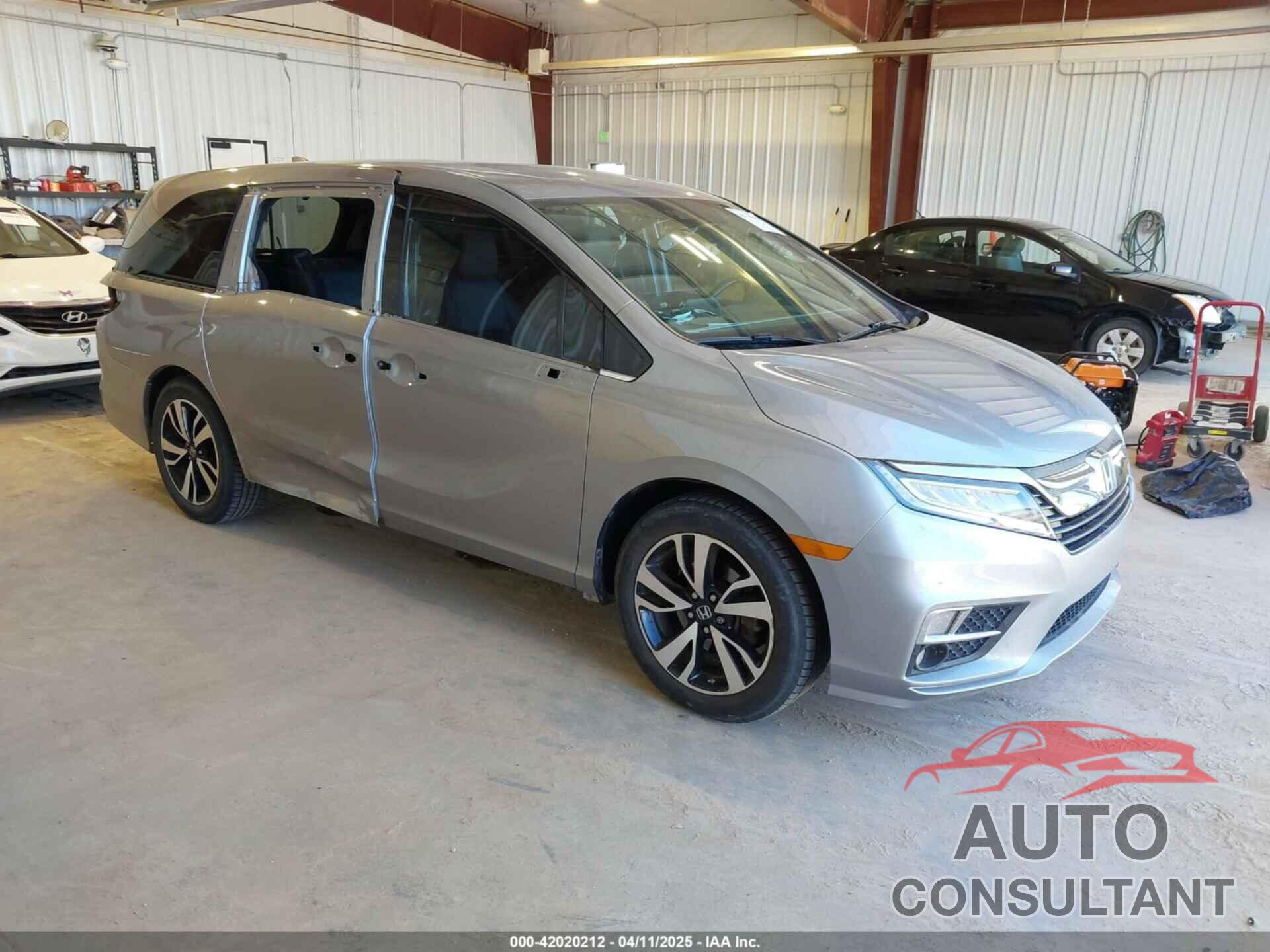 HONDA ODYSSEY 2018 - 5FNRL6H95JB105236