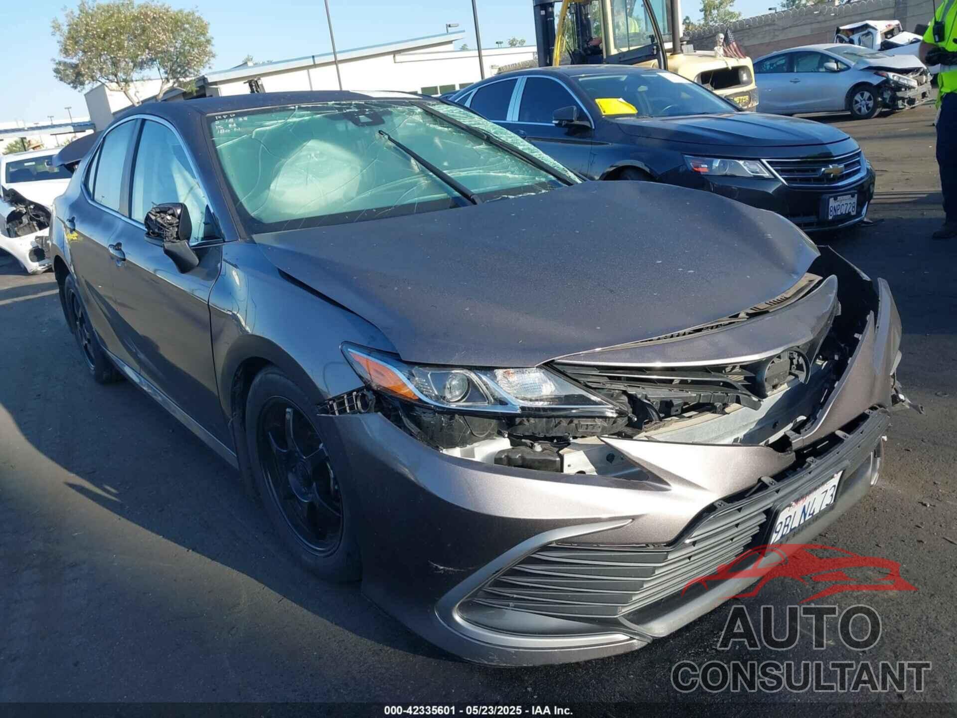 TOYOTA CAMRY 2022 - 4T1C11AK5NU047780
