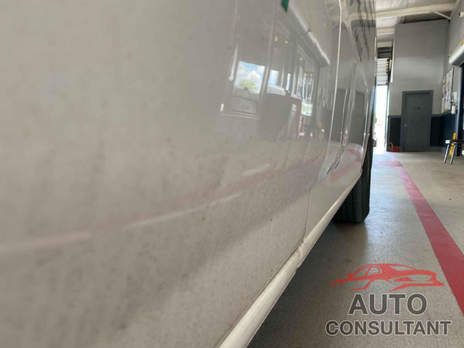 NISSAN NV CARGO NV2500 HD 2019 - 1N6BF0KY4KN804394