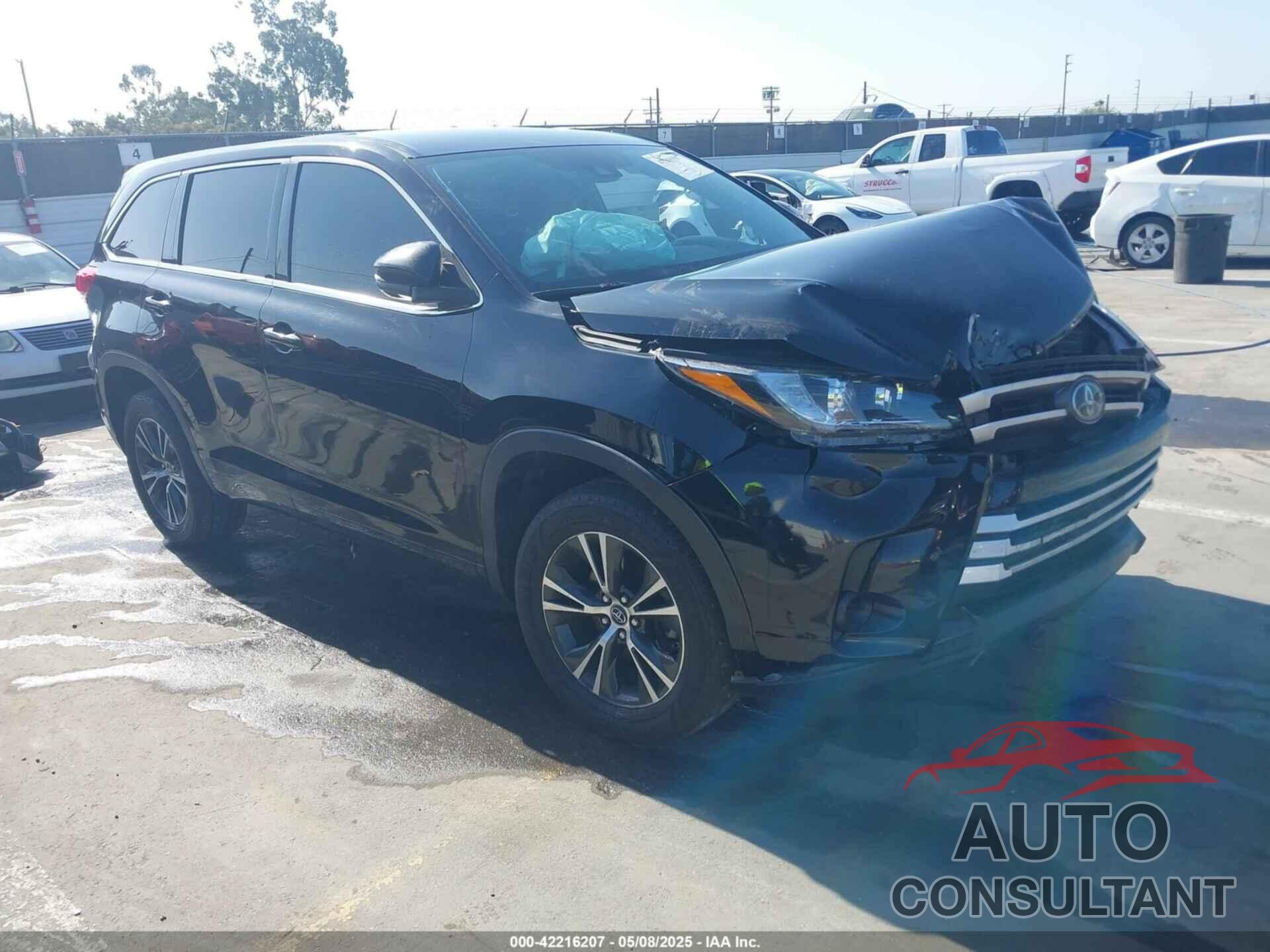 TOYOTA HIGHLANDER 2018 - 5TDZZRFH3JS252287