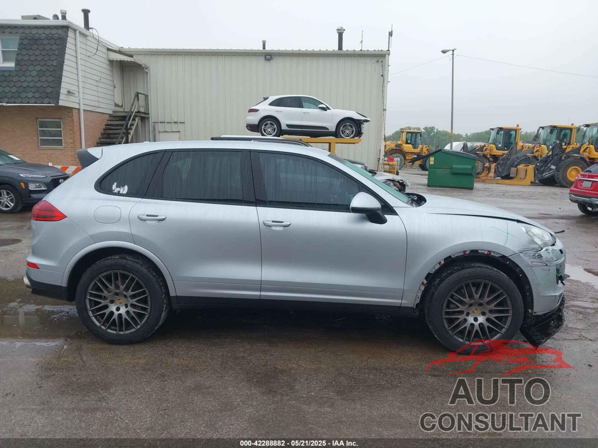 PORSCHE CAYENNE 2017 - WP1AA2A25HKA80522