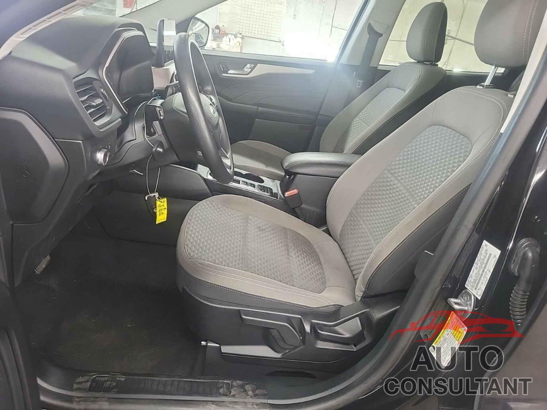 FORD ESCAPE 2021 - 1FMCU9G67MUA42658
