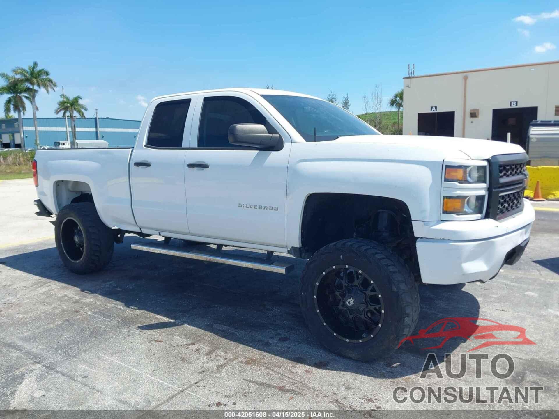 CHEVROLET SILVERADO 1500 2015 - 1GCRCPEC6FZ261955