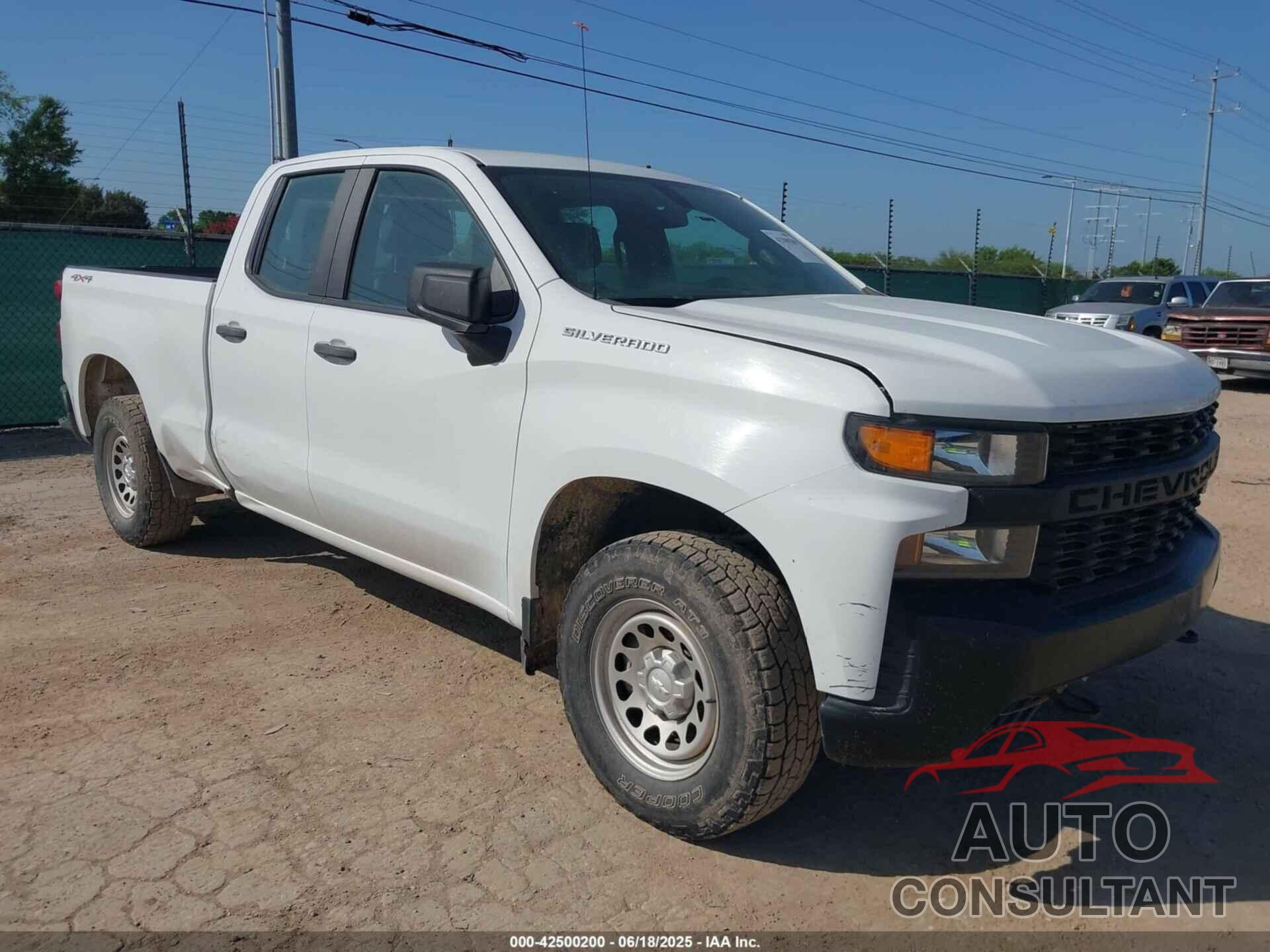 CHEVROLET SILVERADO 1500 2021 - 1GCRYAEF7MZ212124