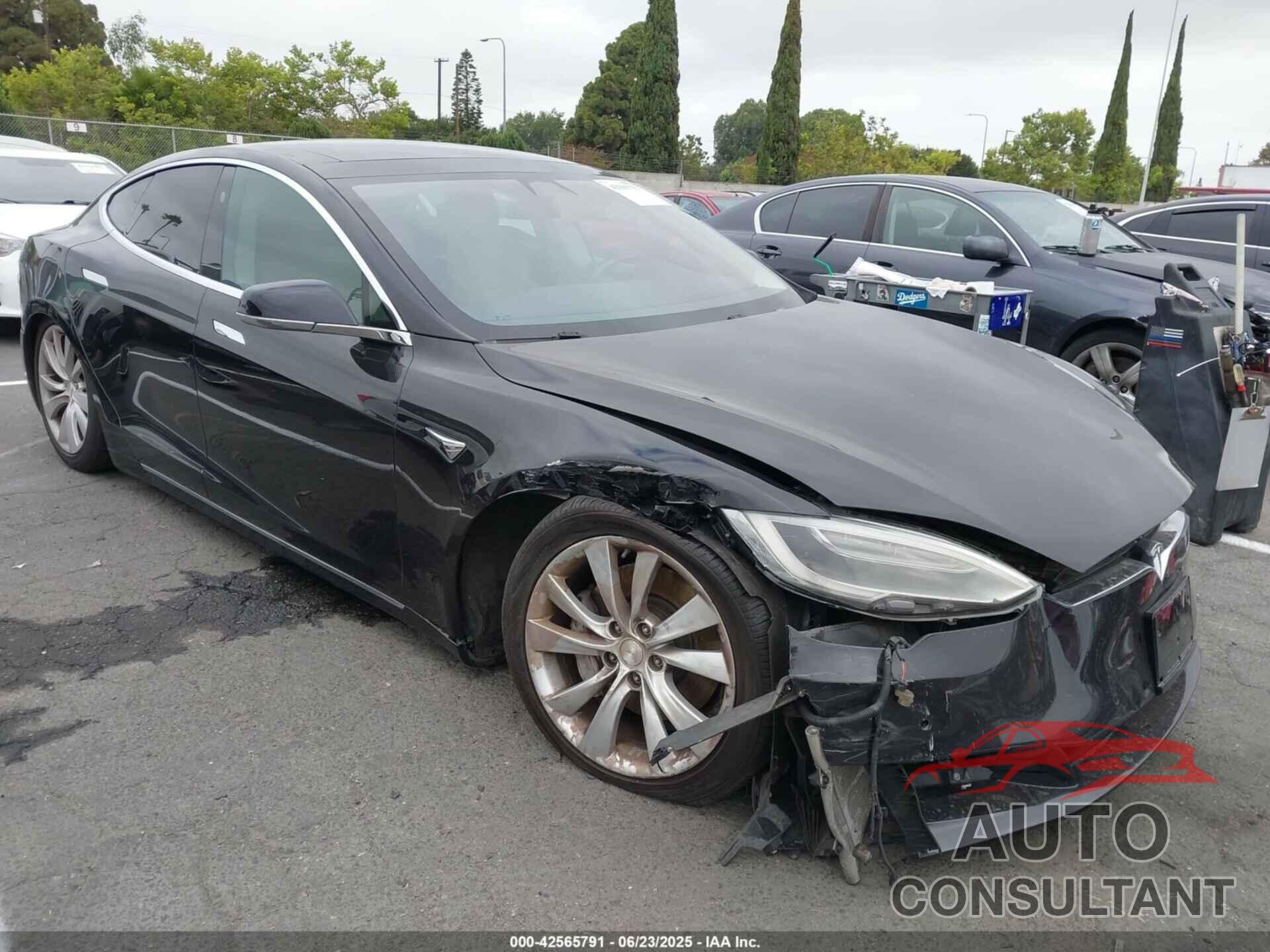 TESLA MODEL S 2017 - 5YJSA1E26HF197176