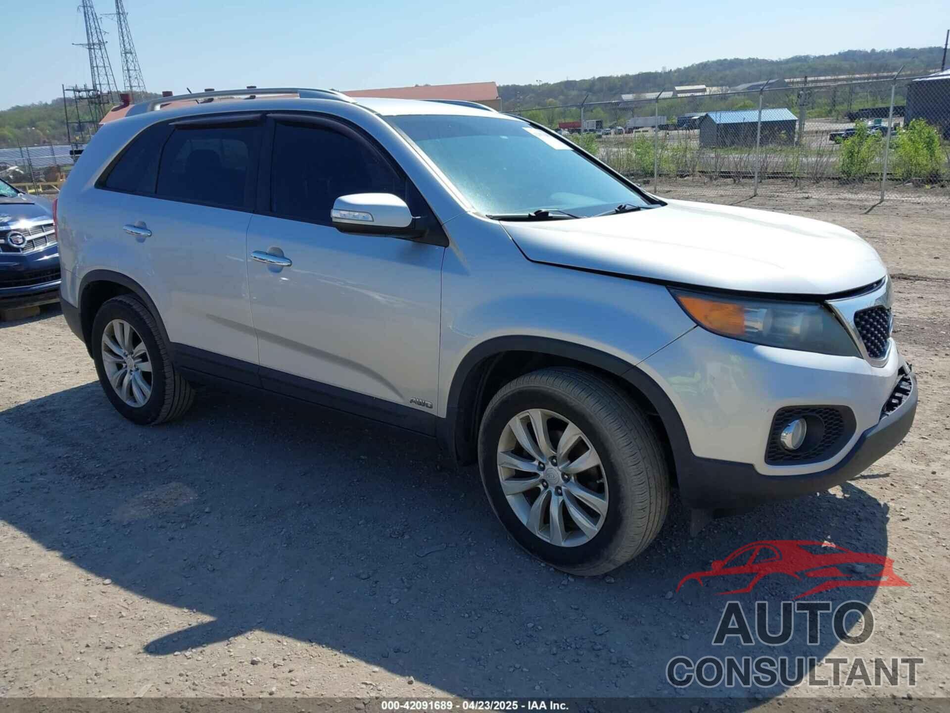 KIA SORENTO 2011 - 5XYKTDA24BG065597