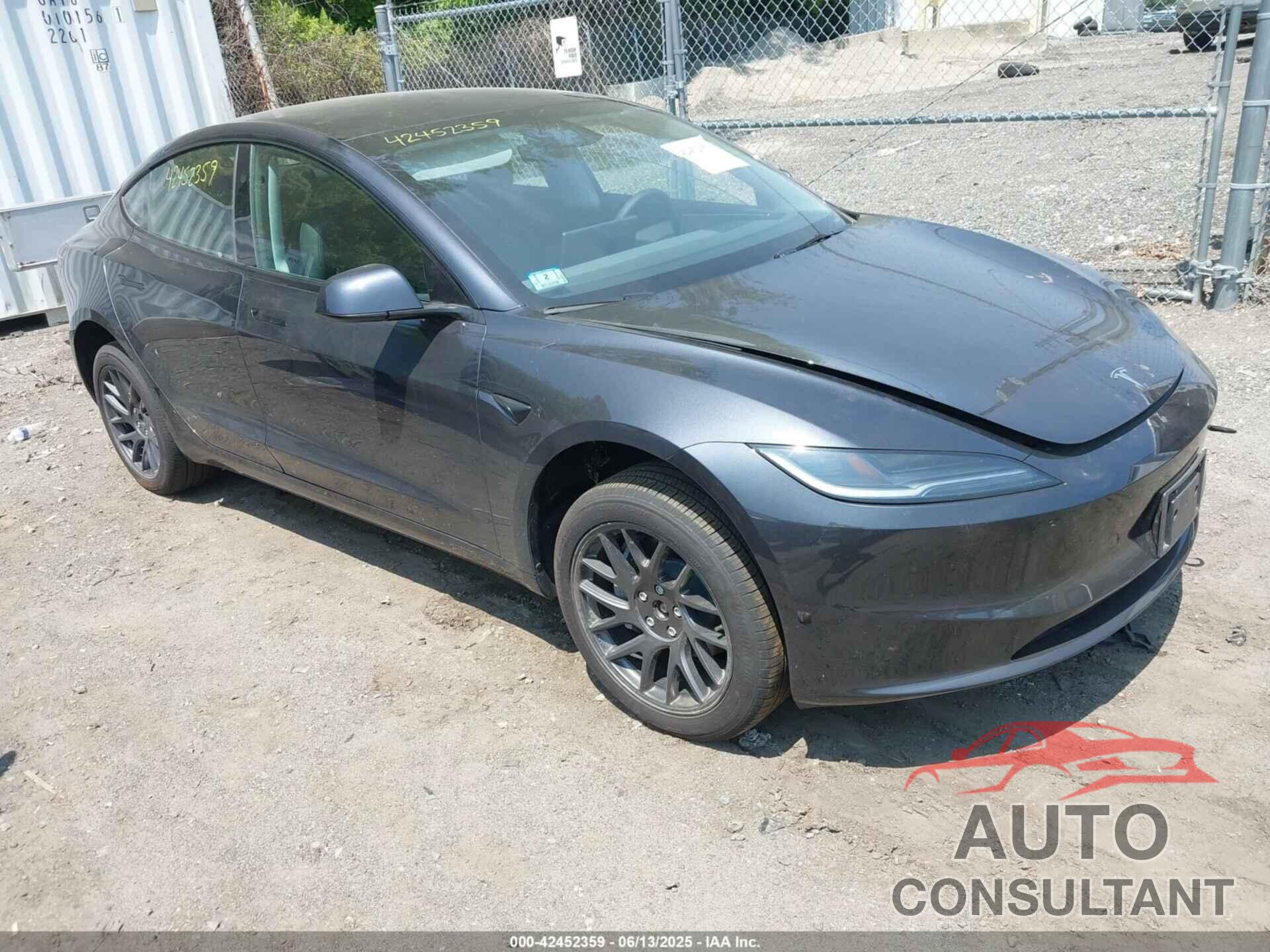 TESLA MODEL 3 2025 - 5YJ3E1EBXSF890929