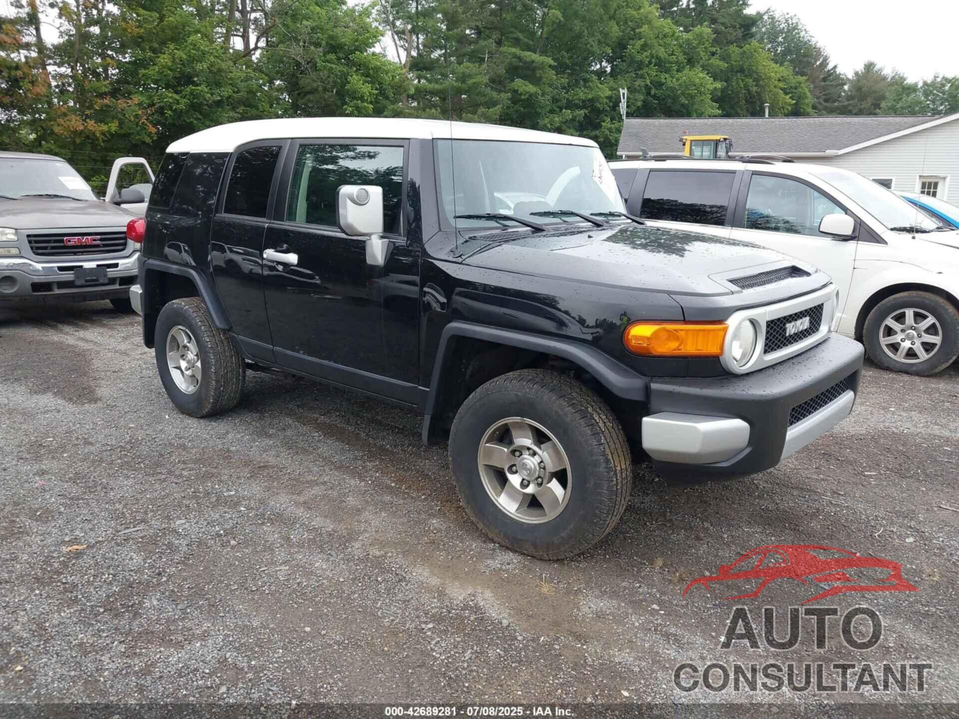 TOYOTA FJ CRUISER 2010 - JTEBU4BF6AK086437