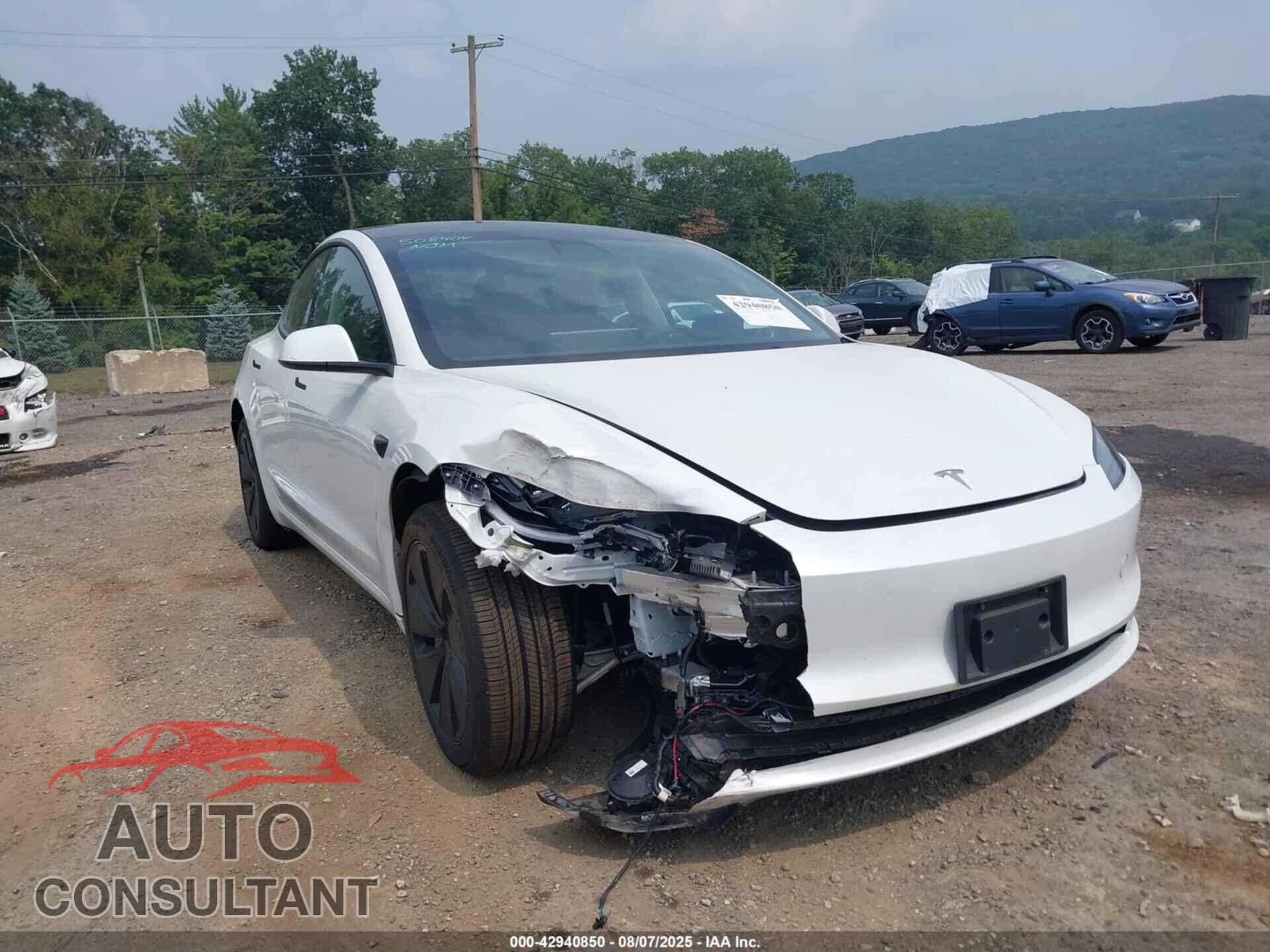 TESLA MODEL 3 2024 - 5YJ3E1EA5RF830431