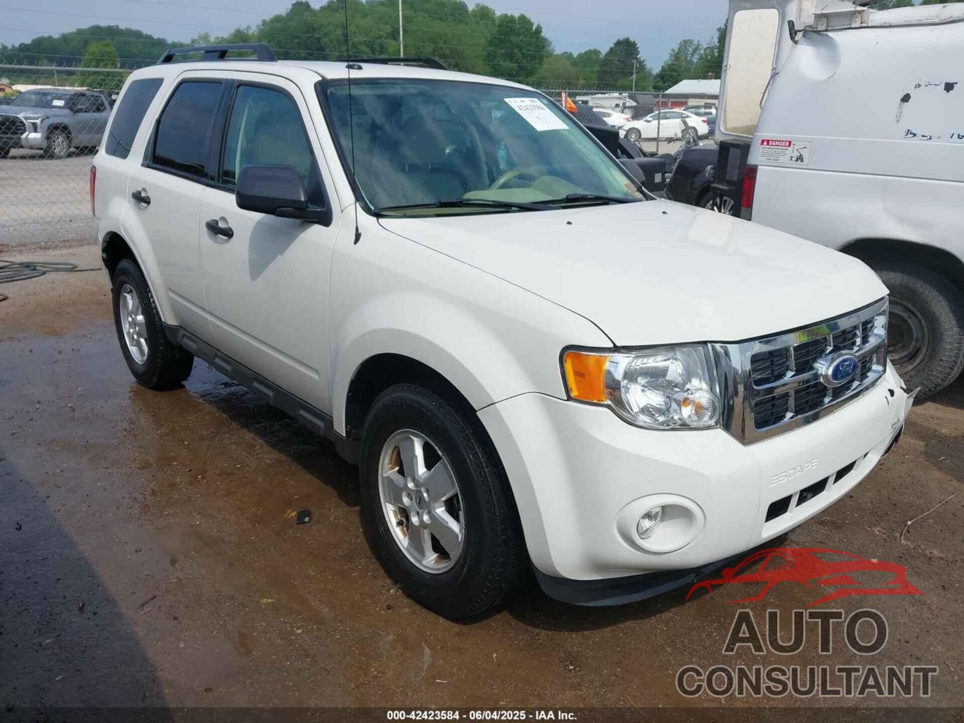 FORD ESCAPE 2010 - 1FMCU9DG7AKC21805