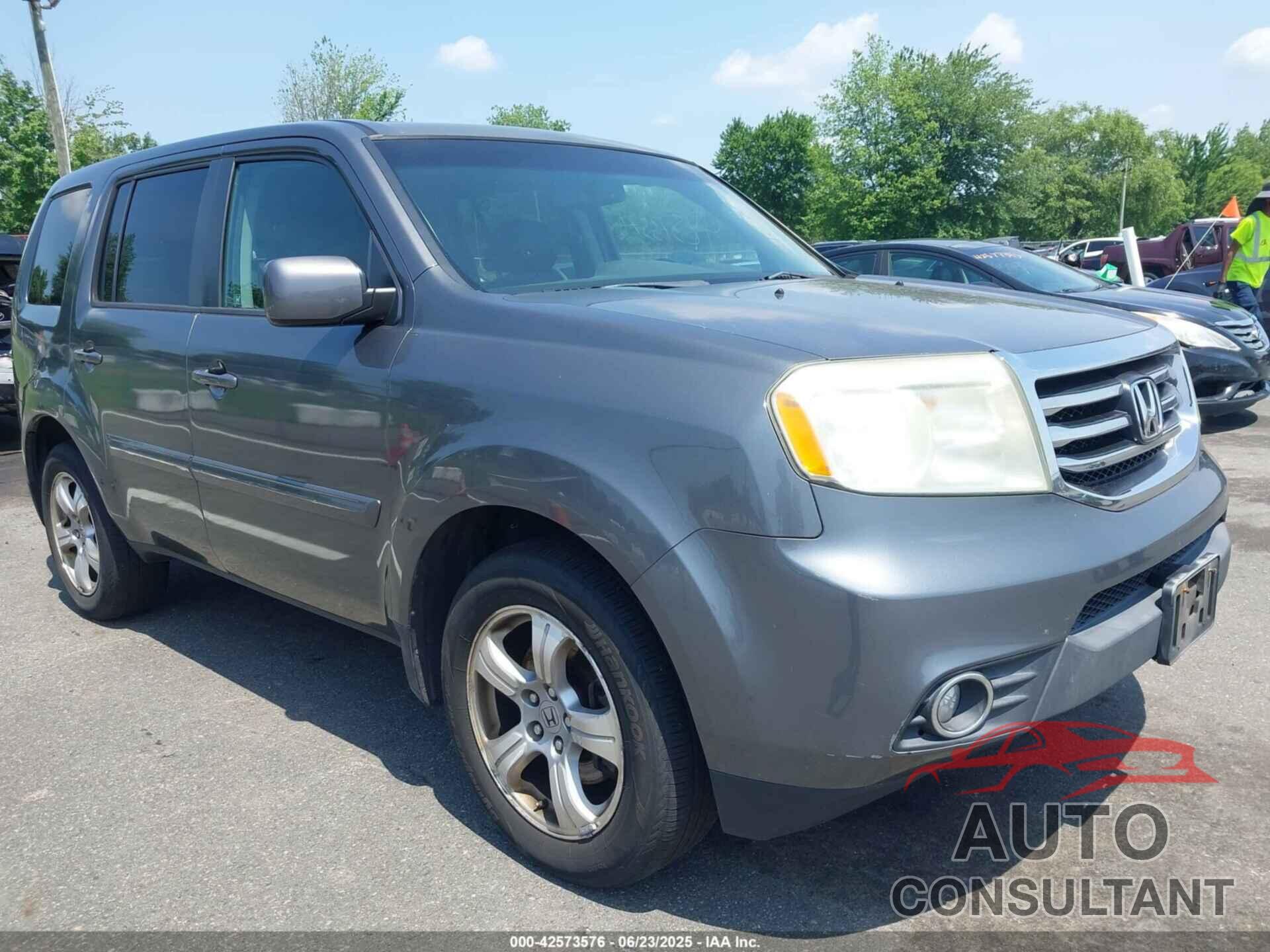 HONDA PILOT 2012 - 5FNYF4H6XCB003110