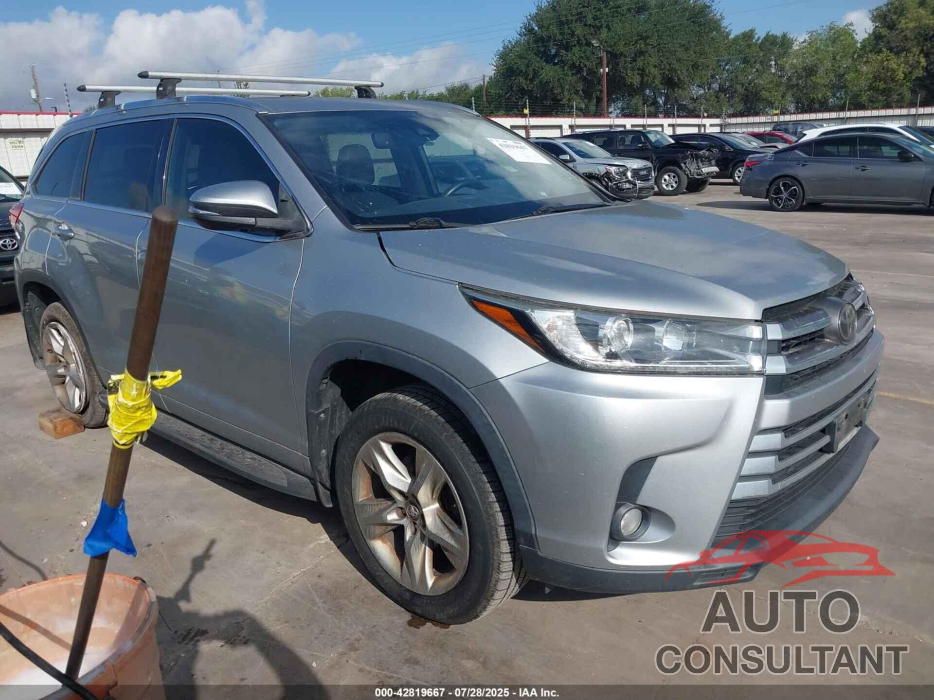 TOYOTA HIGHLANDER 2018 - 5TDYZRFH3JS282322