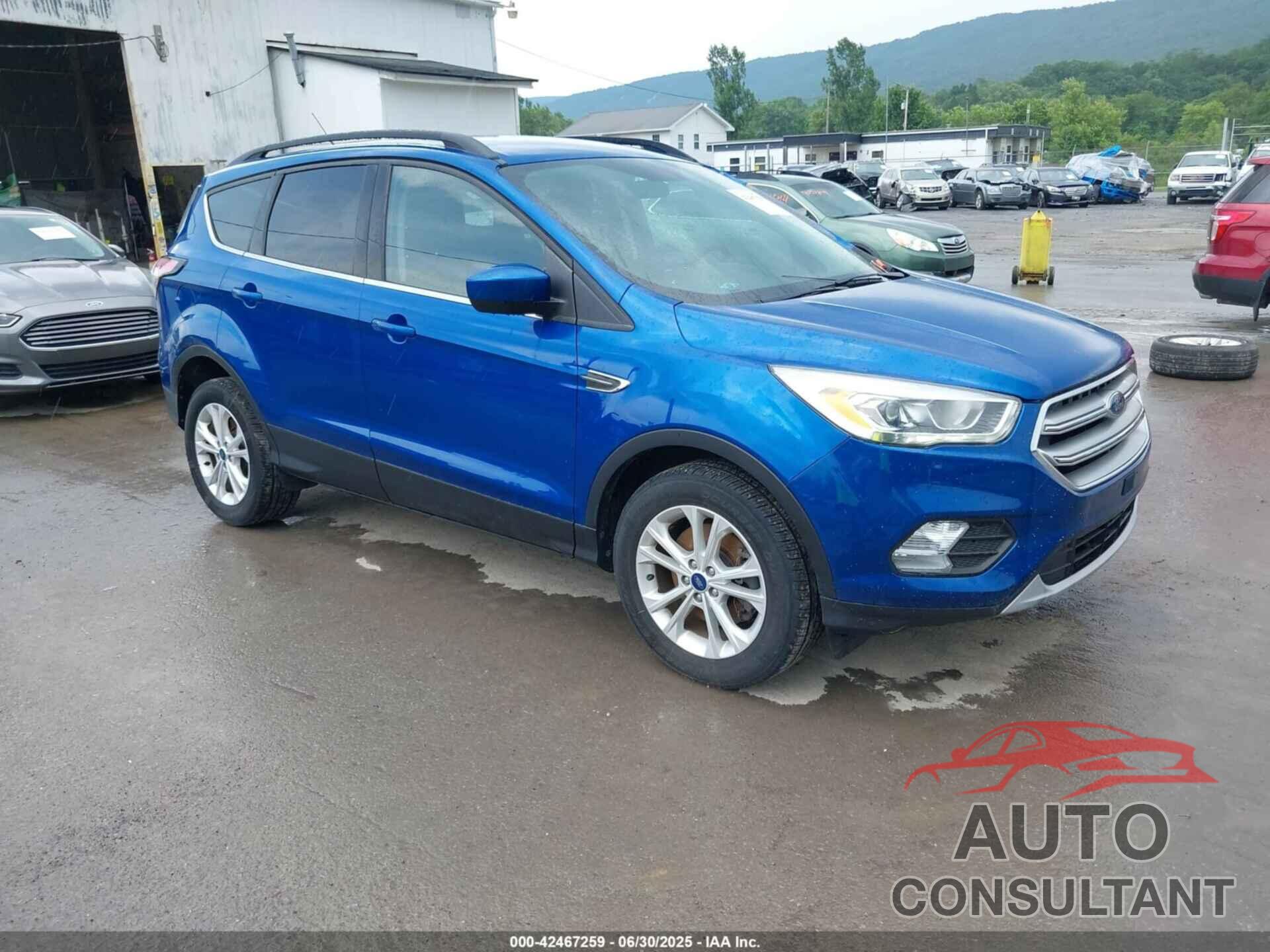 FORD ESCAPE 2017 - 1FMCU9GD5HUC38912