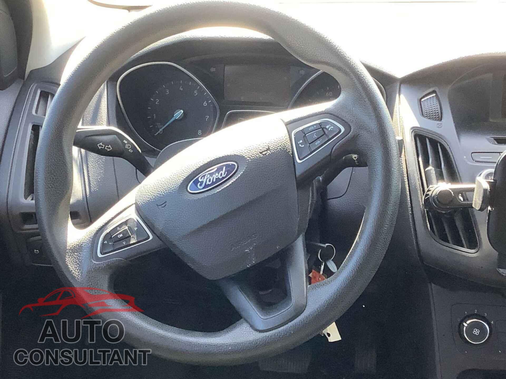 FORD FOCUS 2016 - 1FADP3E22GL366131