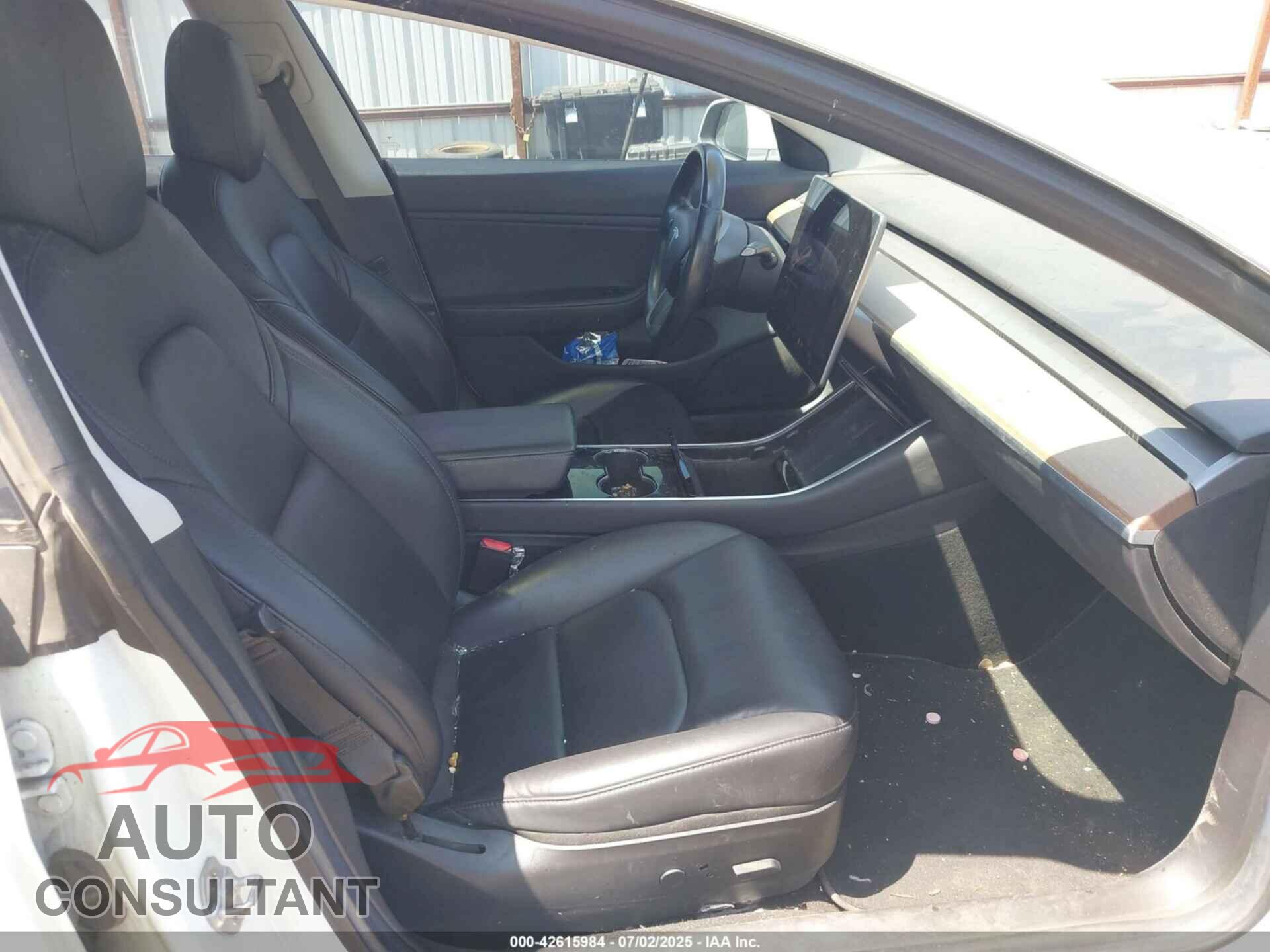 TESLA MODEL 3 2018 - 5YJ3E1EAXJF053717