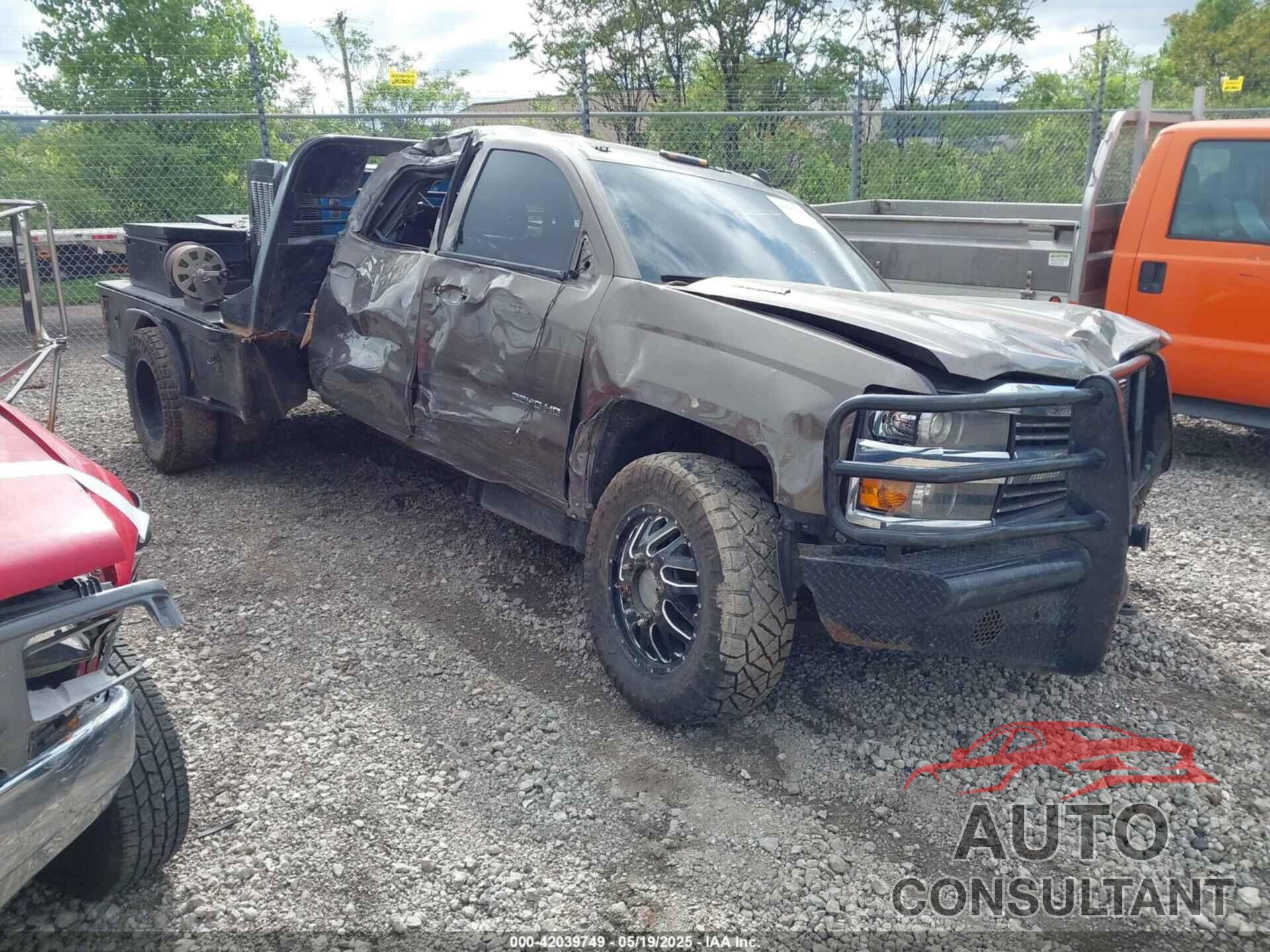 CHEVROLET SILVERADO 3500HD 2015 - 1GC4KZC82FF126299