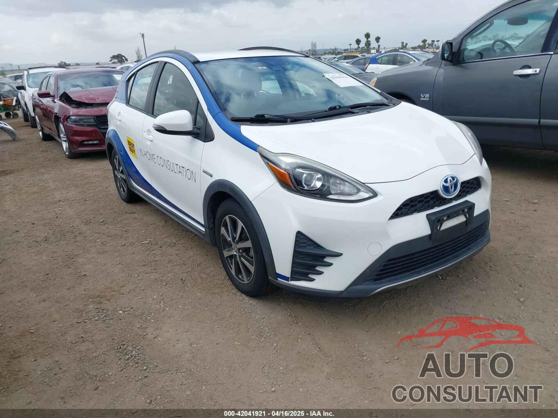 TOYOTA PRIUS C 2018 - JTDKDTB39J1599675