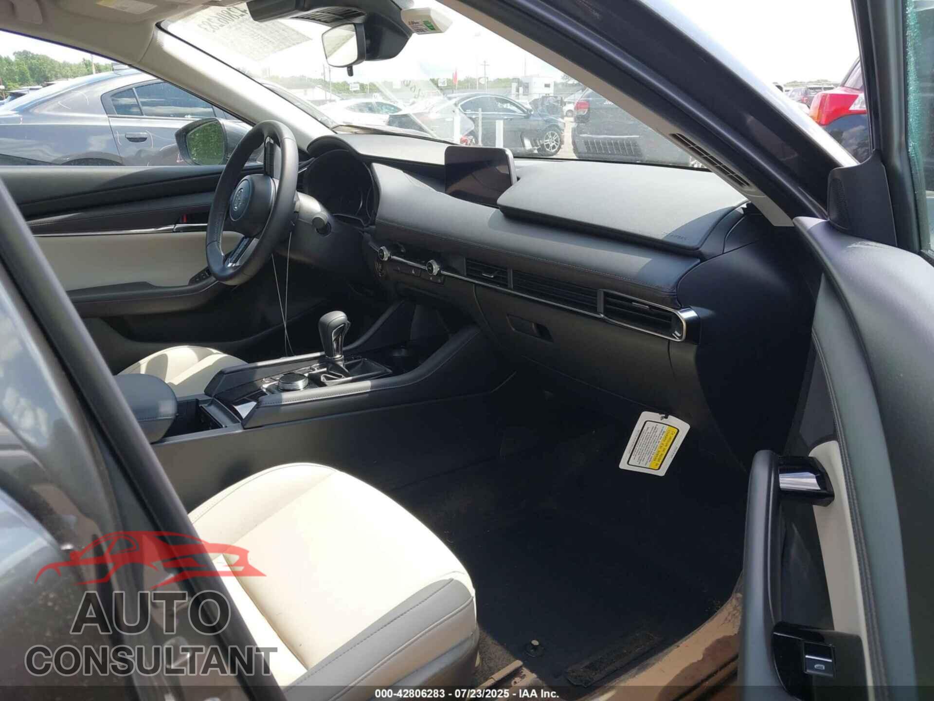 MAZDA MAZDA3 2025 - JM1BPACM4S1781904