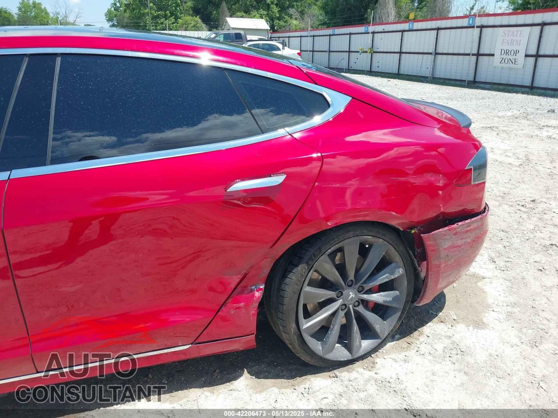 TESLA MODEL S 2016 - 5YJSA1E48GF144821