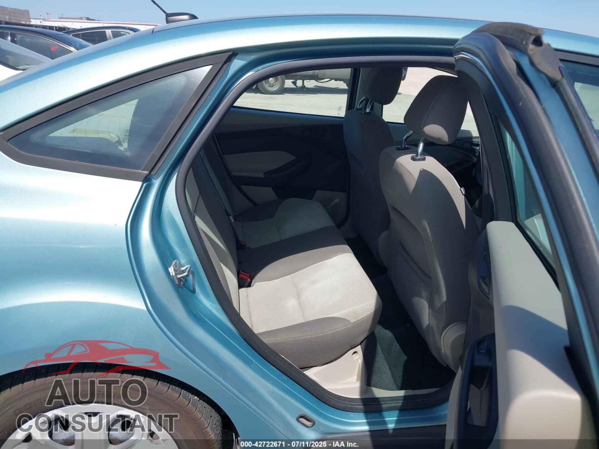 FORD FOCUS 2012 - 1FAHP3F22CL352952