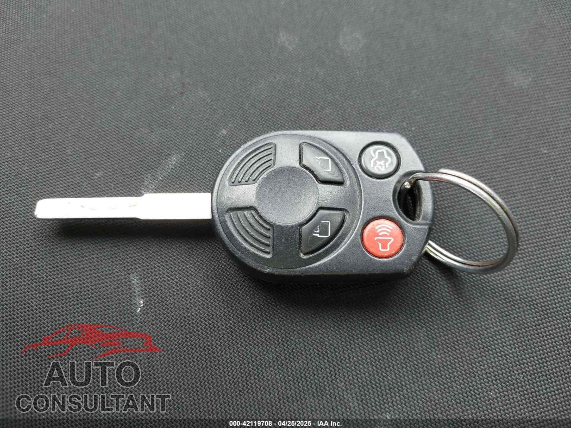 FORD FOCUS 2015 - 1FADP3E21FL312057