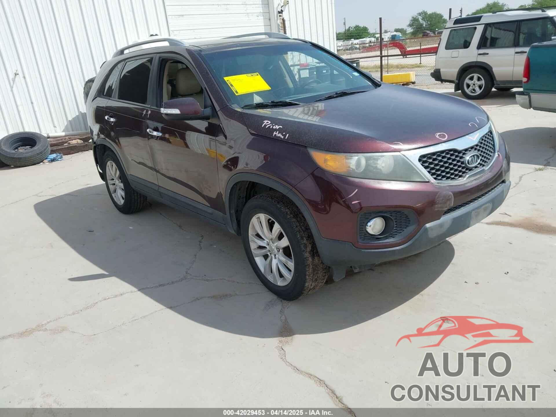 KIA SORENTO 2011 - 5XYKU4A20BG042105