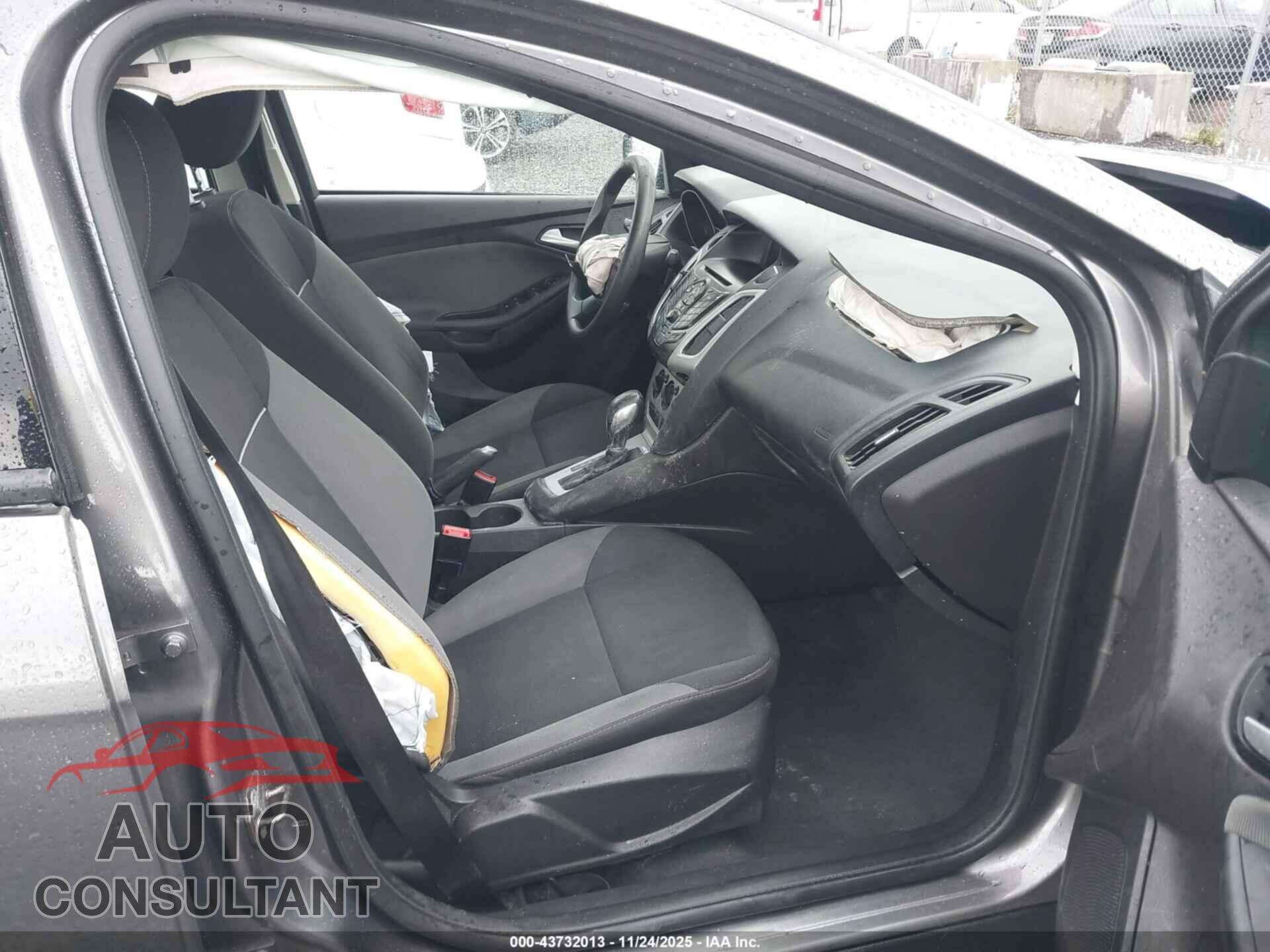 FORD FOCUS 2014 - 1FADP3F27EL200425
