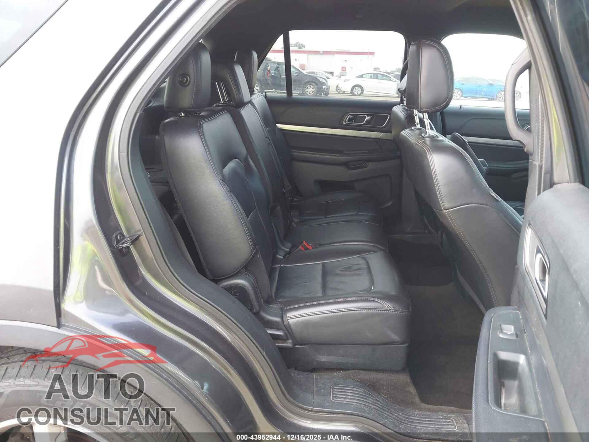 FORD EXPLORER 2018 - 1FM5K7D8XJGB57094