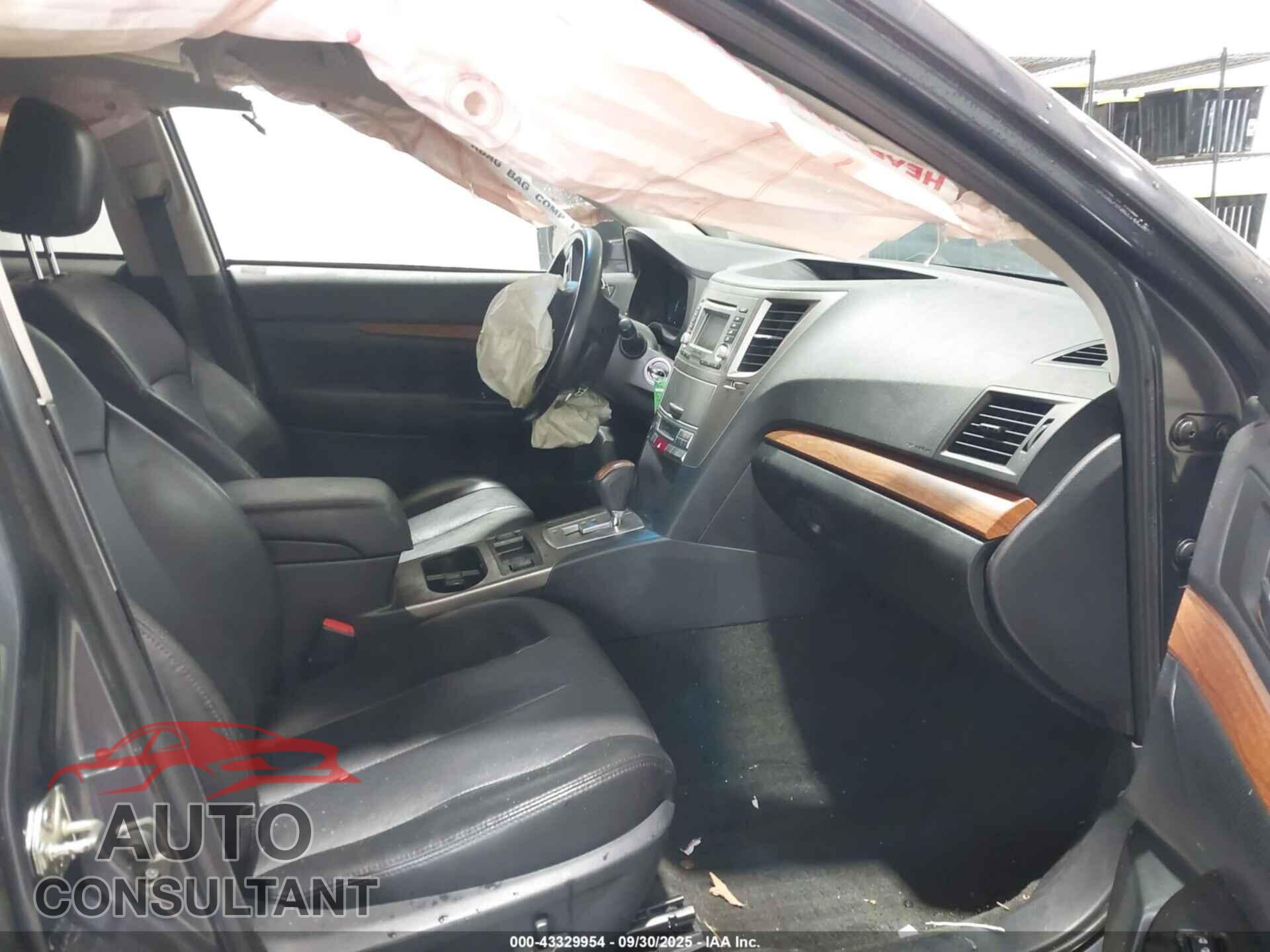 SUBARU OUTBACK 2014 - 4S4BRBLC4E3328670