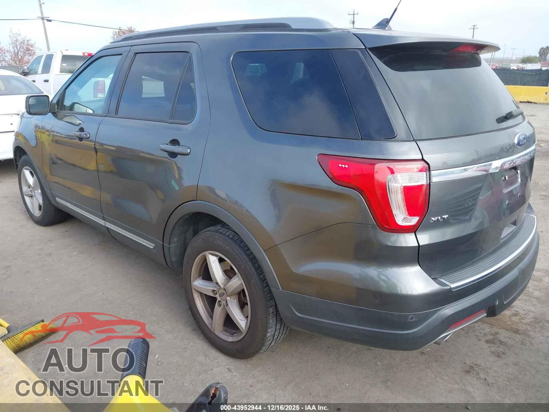 FORD EXPLORER 2018 - 1FM5K7D8XJGB57094