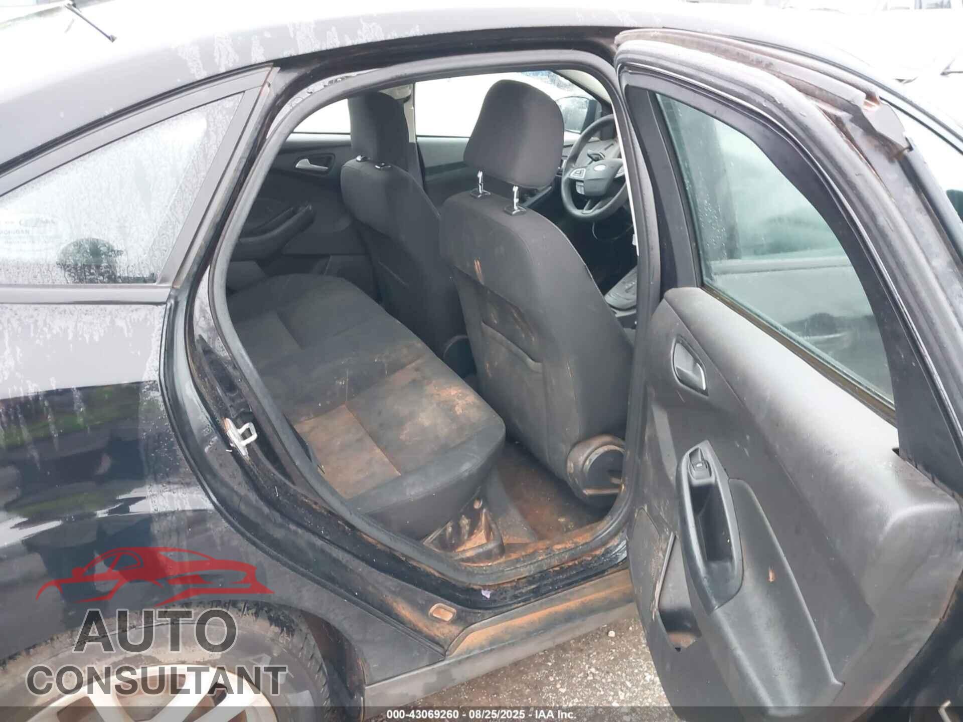 FORD FOCUS 2016 - 1FADP3F27GL401471