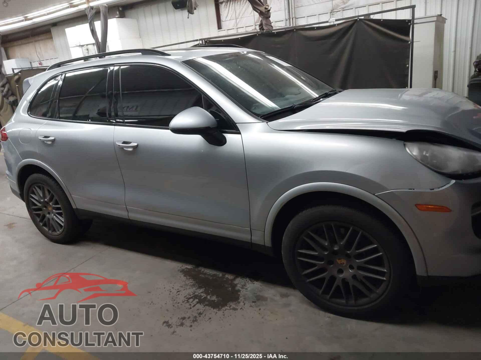 PORSCHE CAYENNE 2017 - WP1AA2A21HKA86673