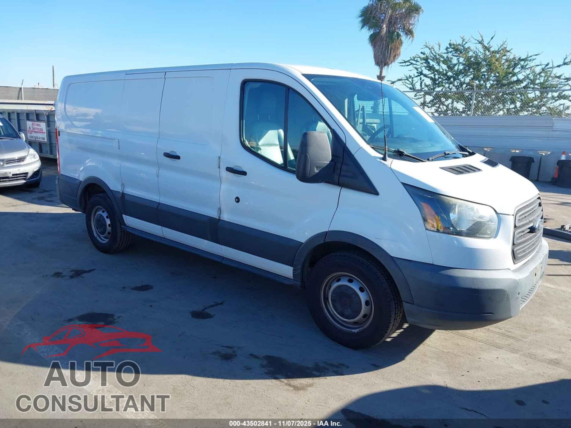 FORD TRANSIT-150 2017 - 1FTYE1ZM5HKA04867
