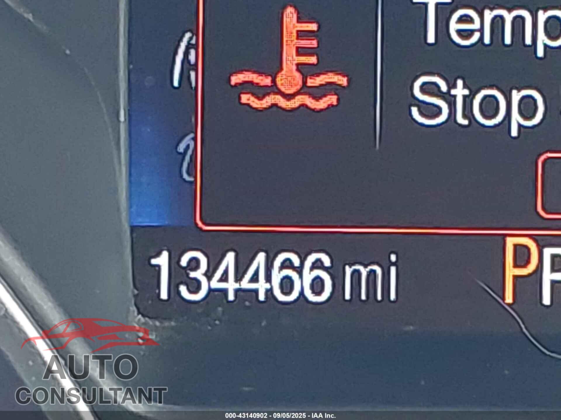 FORD ESCAPE 2017 - 1FMCU0GD3HUC62640