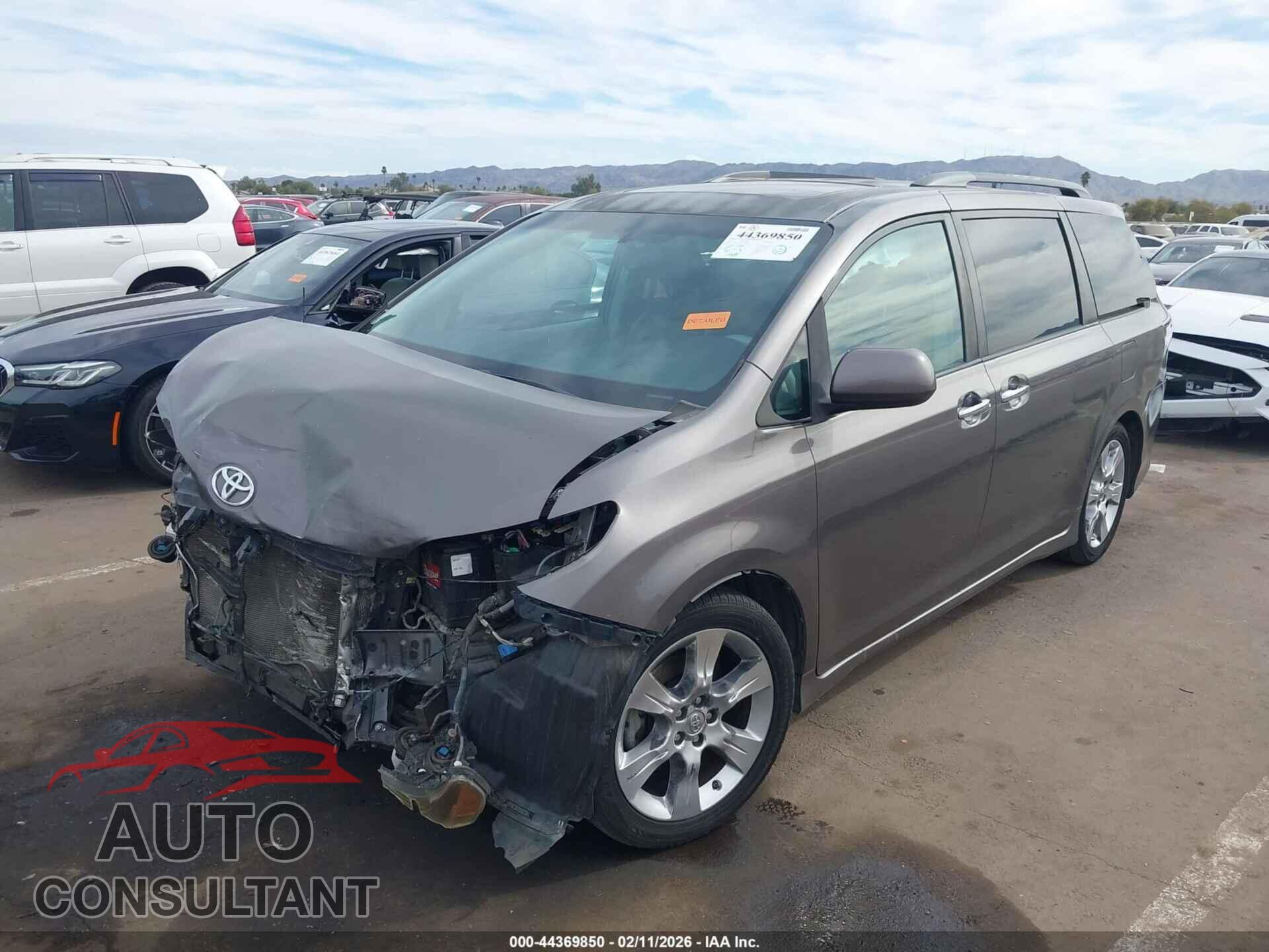 TOYOTA SIENNA 2013 - 5TDXK3DC8DS294183