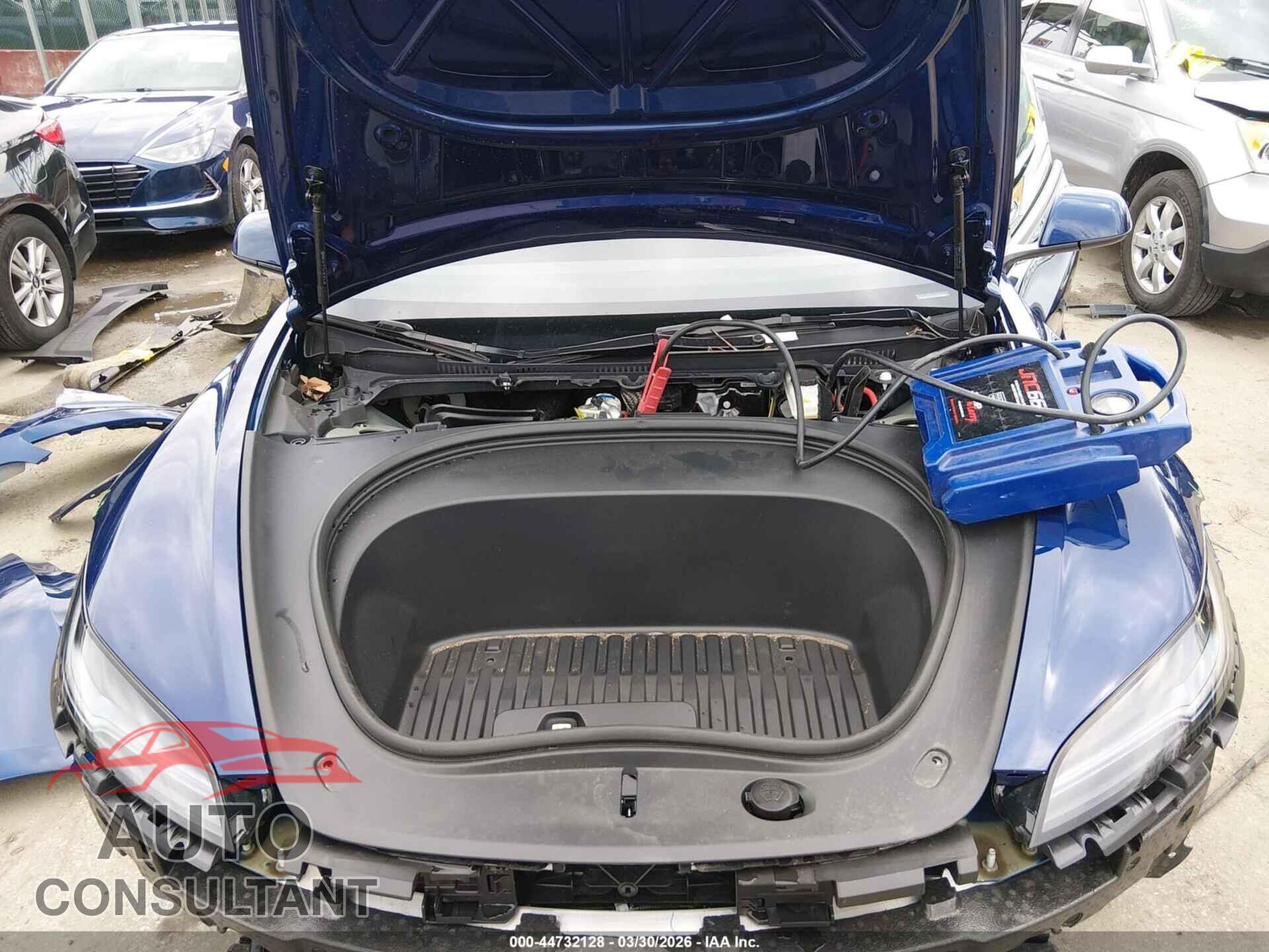 TESLA MODEL 3 2025 - 5YJ3E1EA7SF039596