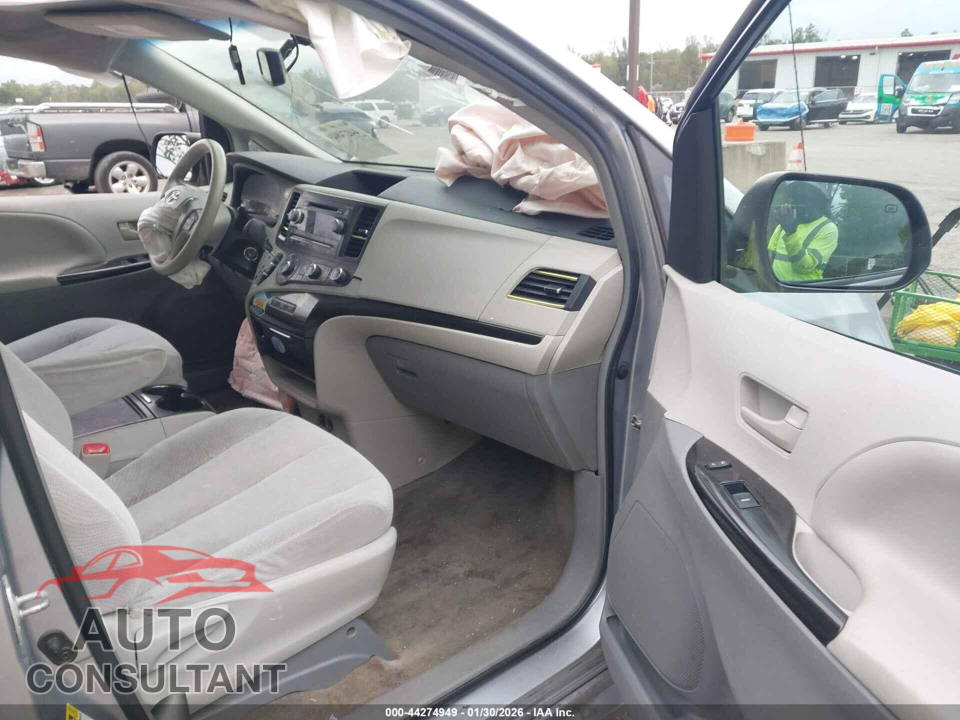 TOYOTA SIENNA 2012 - 5TDKK3DC6CS183883