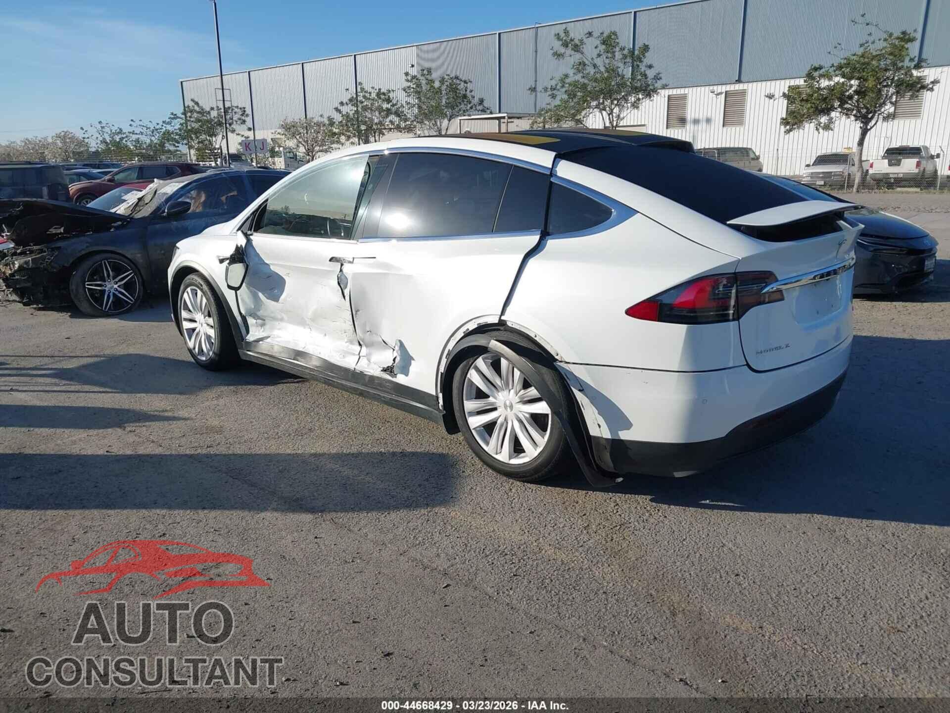 TESLA MODEL X 2017 - 5YJXCBE21HF041665